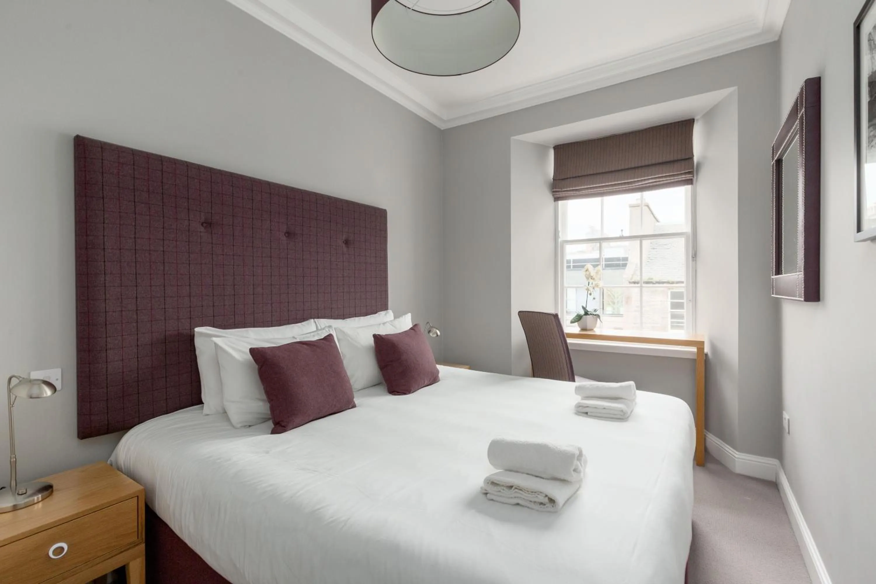 Bed in Destiny Scotland - Princes Street Residence