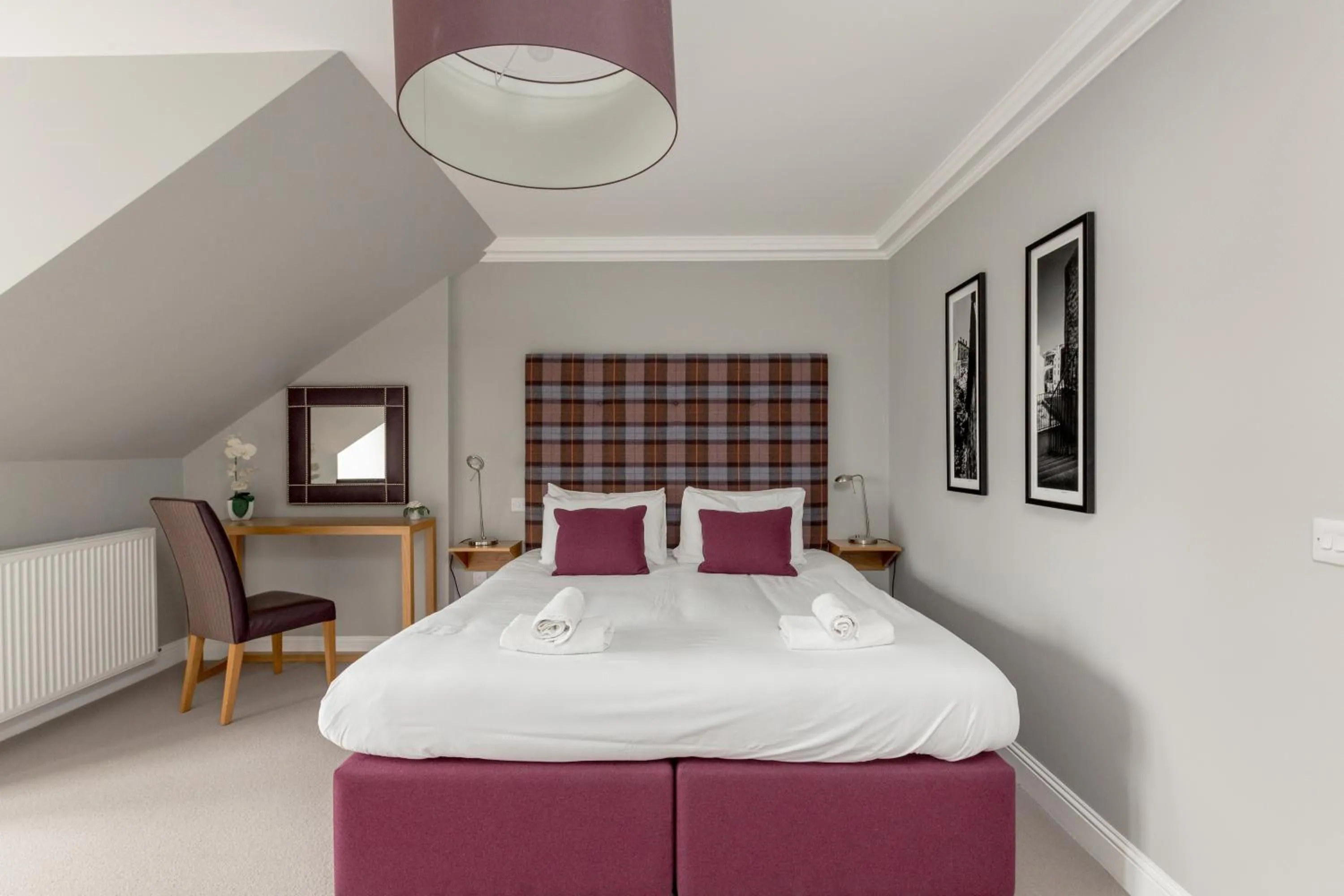 Bed in Destiny Scotland - Princes Street Residence
