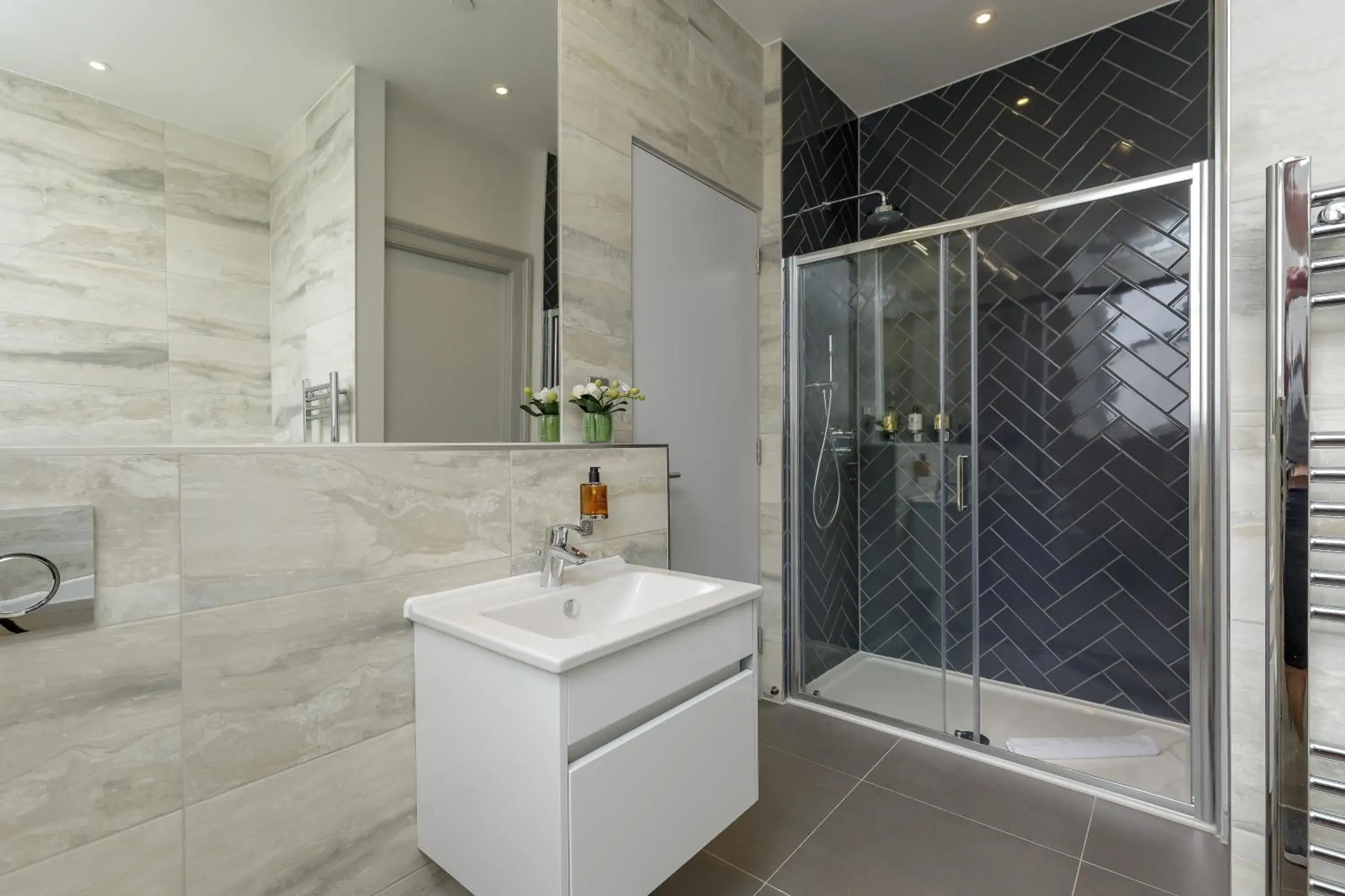 Superior Apartment with Castle View in Destiny Scotland - Princes Street Residence Superior Apartment with Castle View in Destiny Scotland - Princes Street Residence