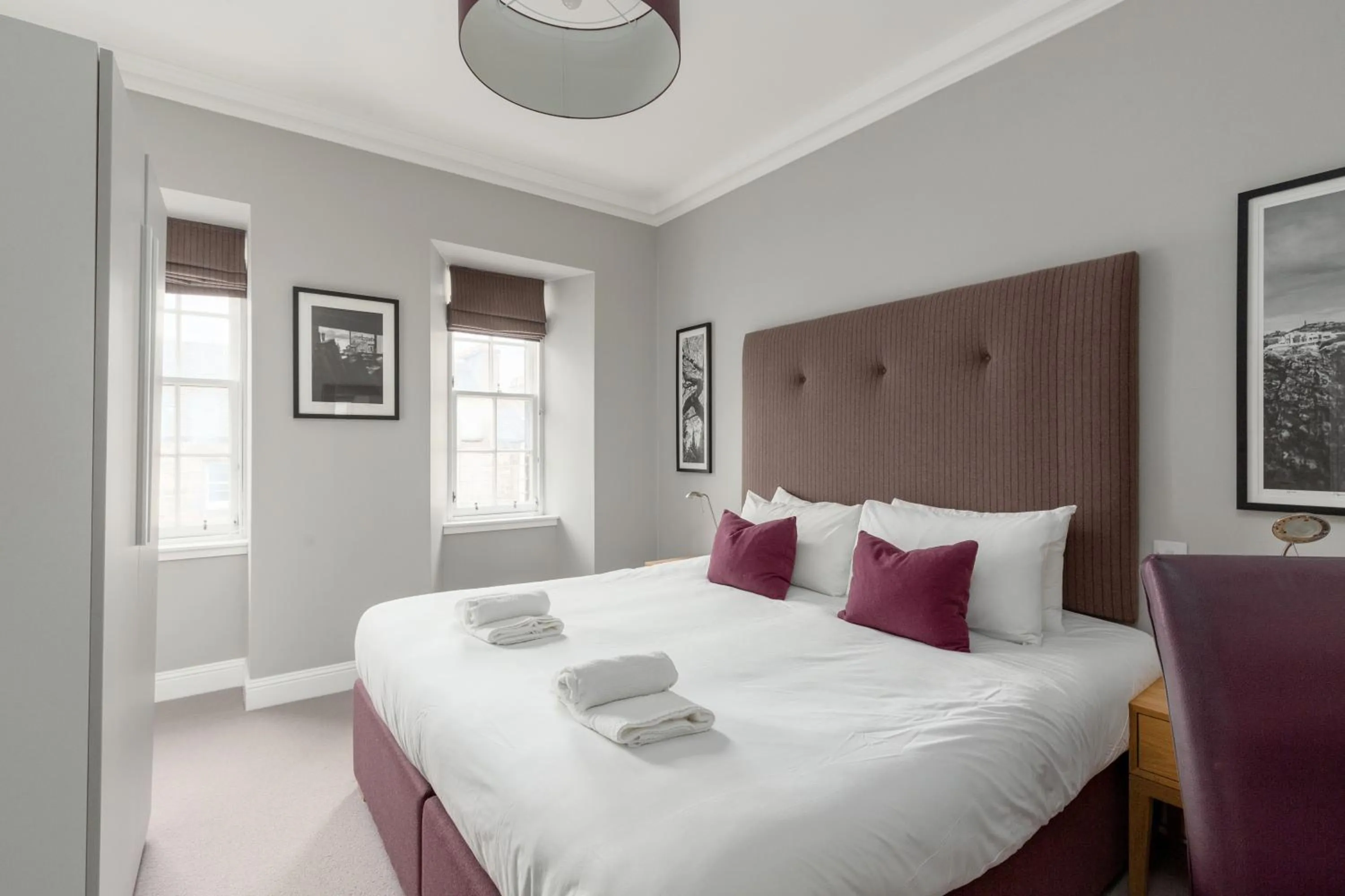 Bed in Destiny Scotland - Princes Street Residence