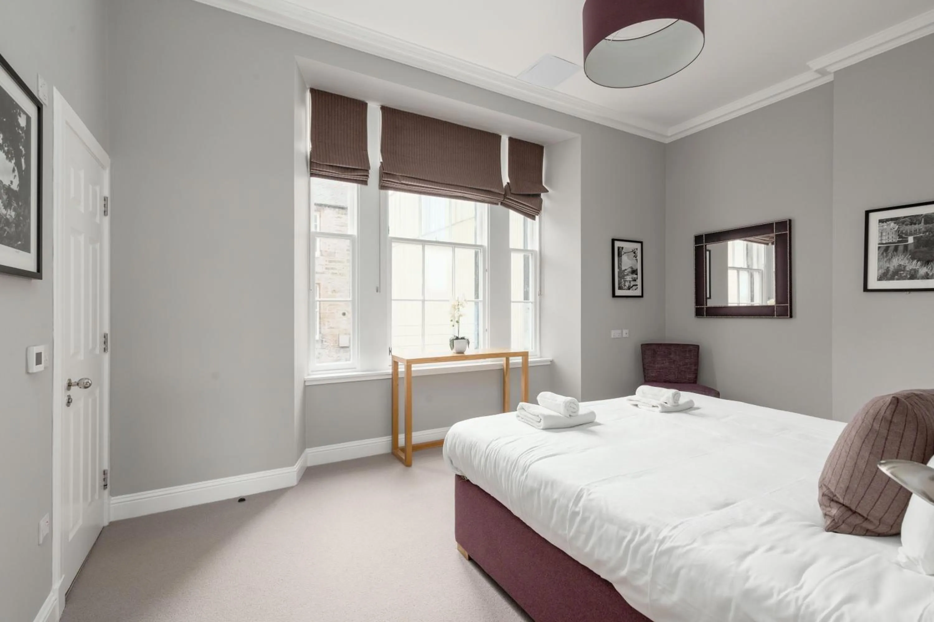 Bed in Destiny Scotland - Princes Street Residence