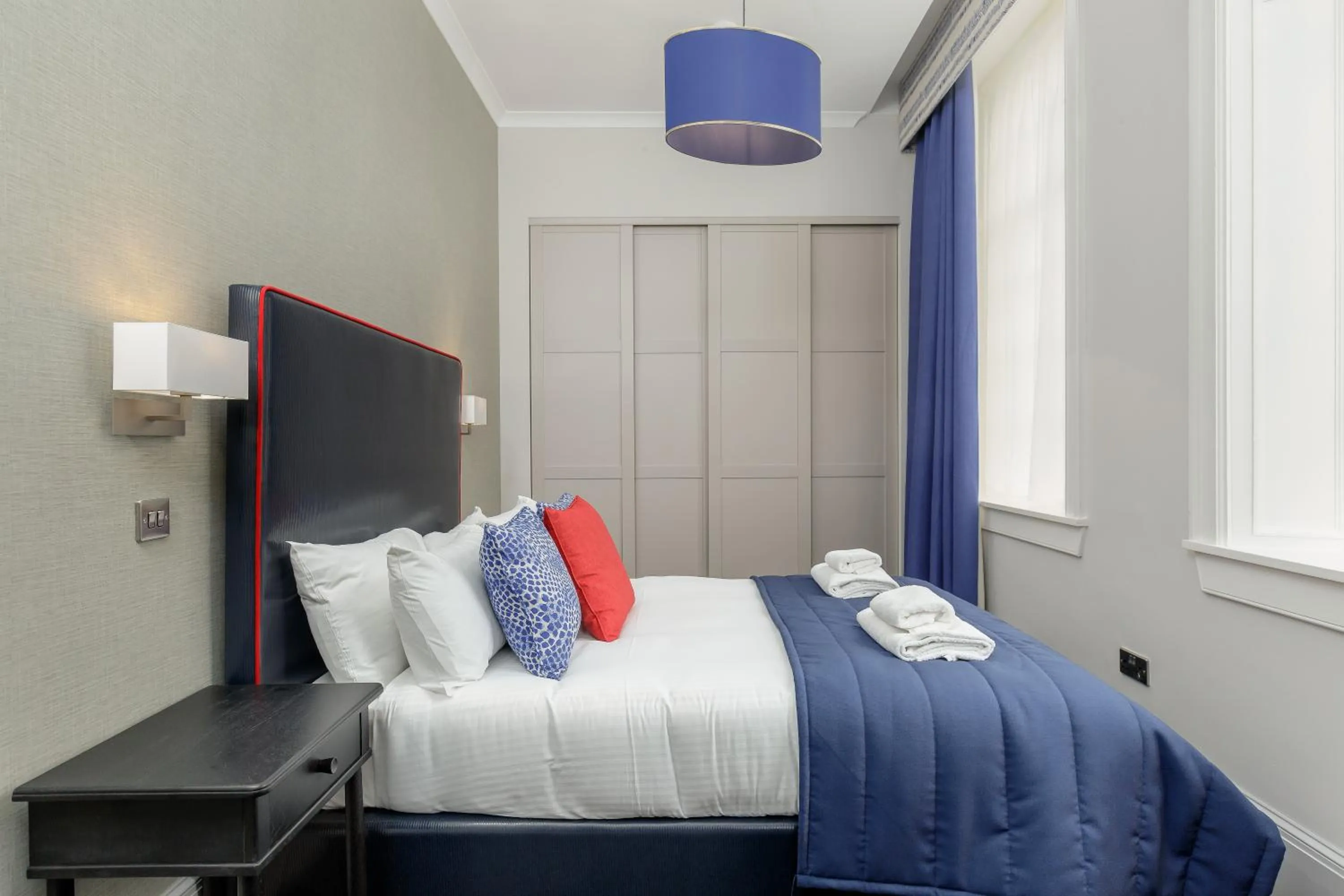 Bed in Destiny Scotland - Princes Street Residence