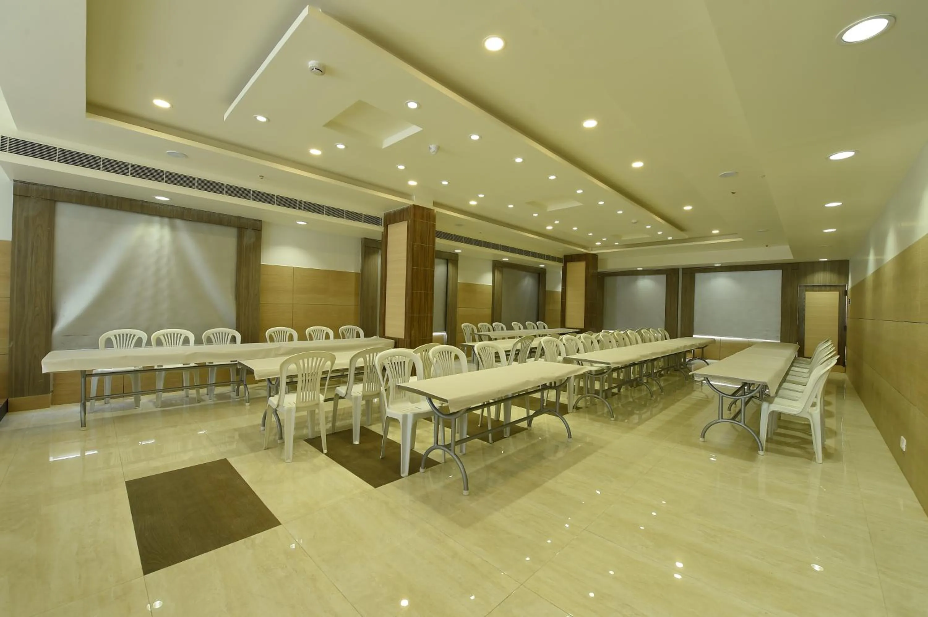 Meeting/conference room in Mayas Kem Pride A Group of hotel Mayas