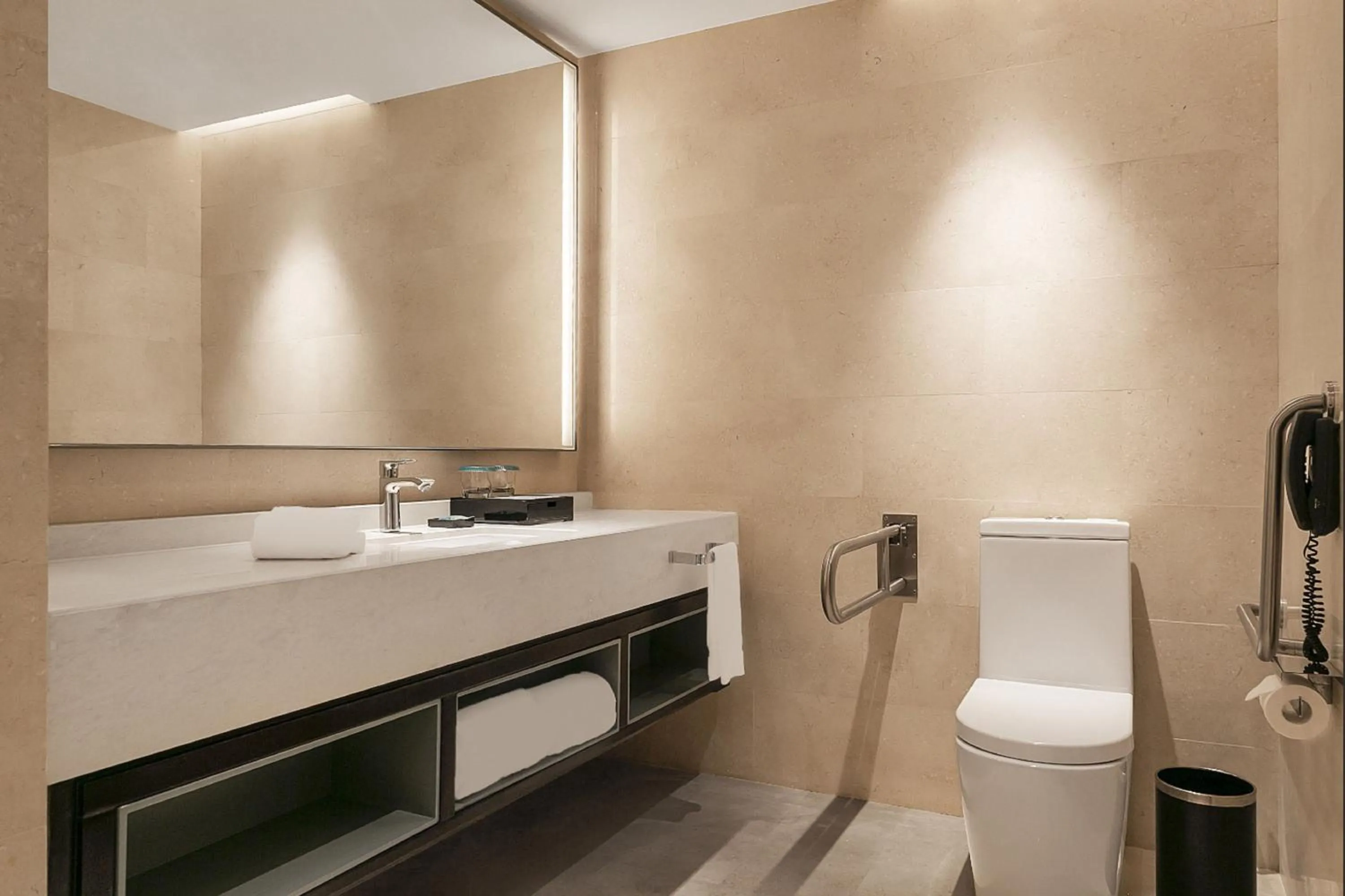 Bathroom in Four Points by Sheraton Chengdu, Anren