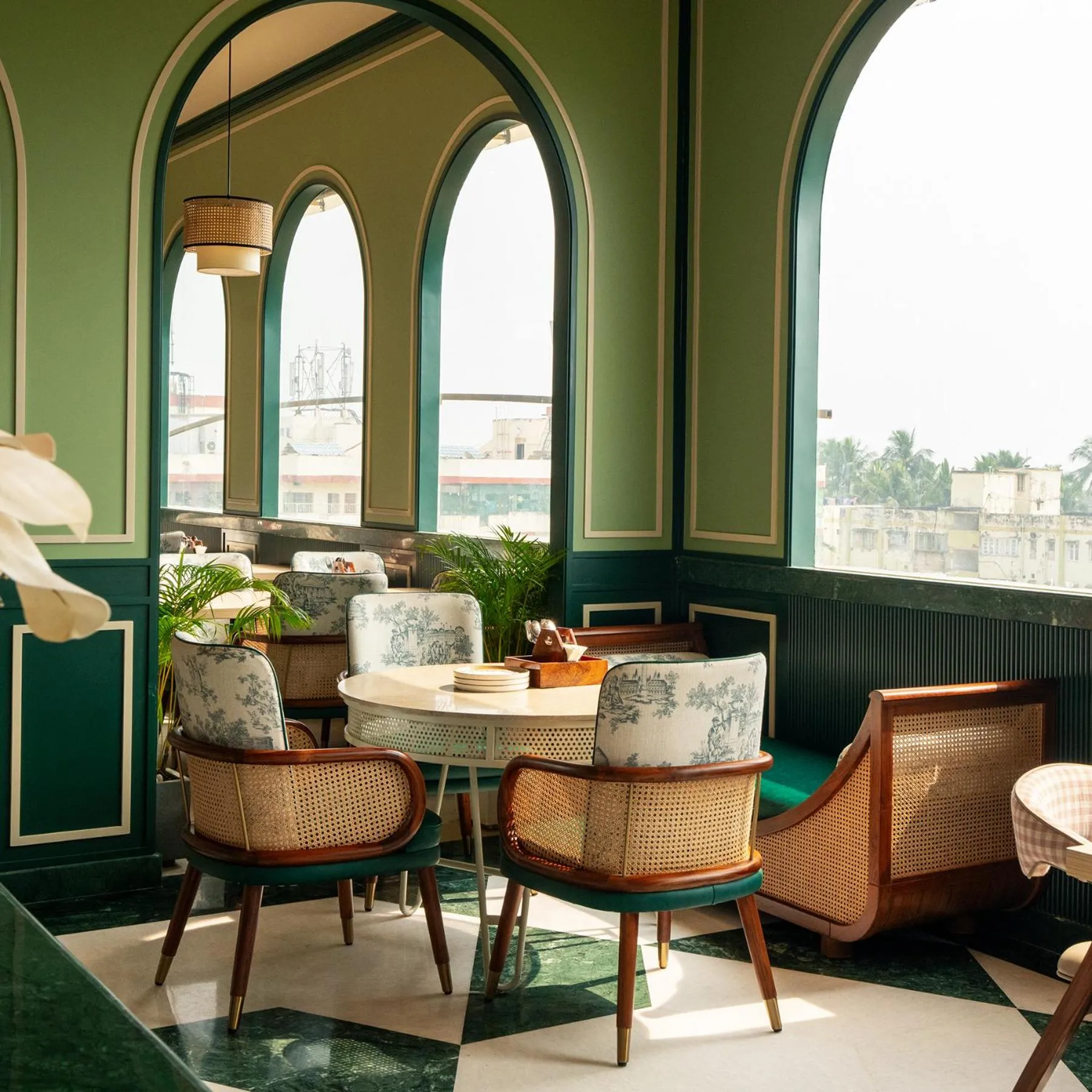 Restaurant/places to eat in Mango Hotels Prangan