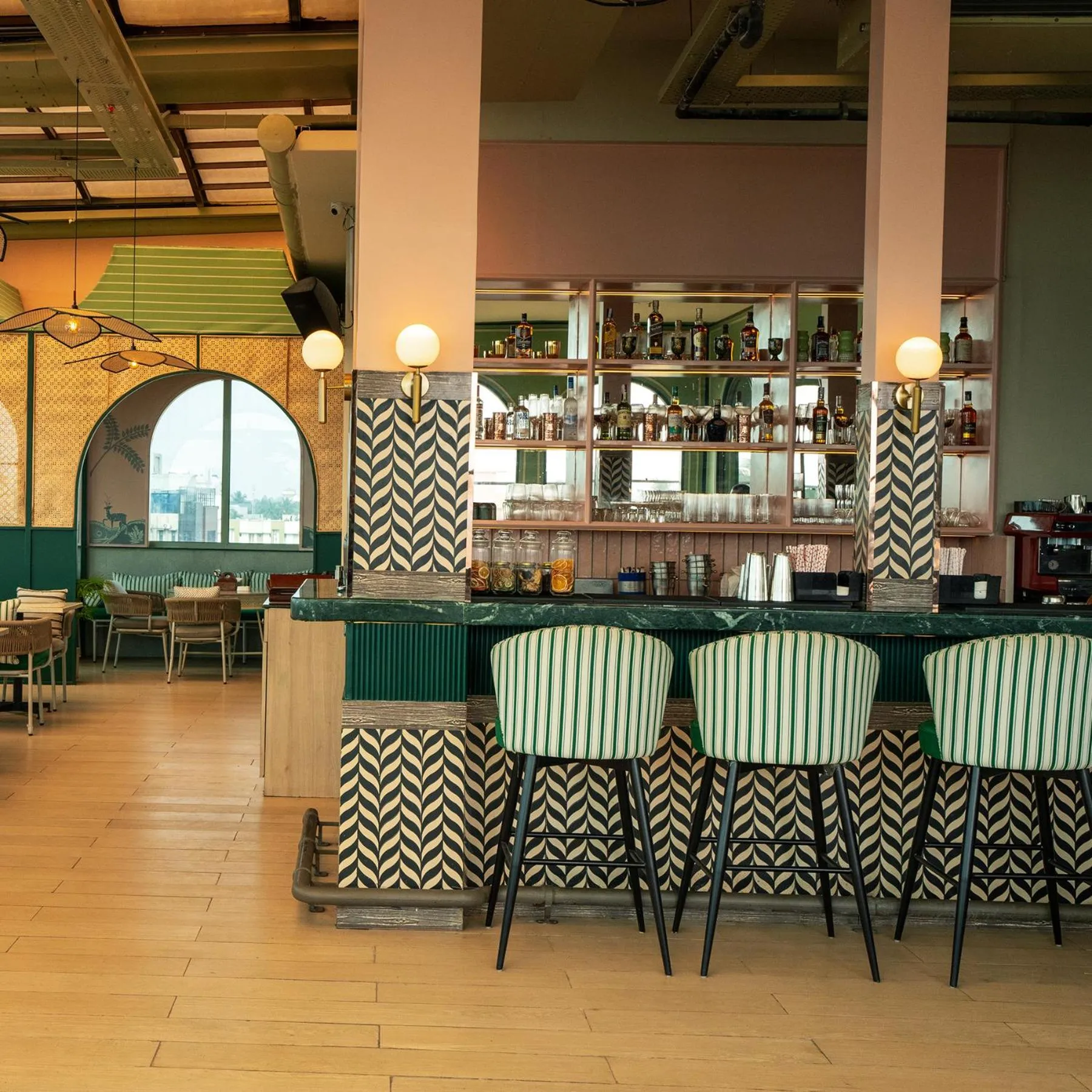 Restaurant/places to eat in Mango Hotels Prangan