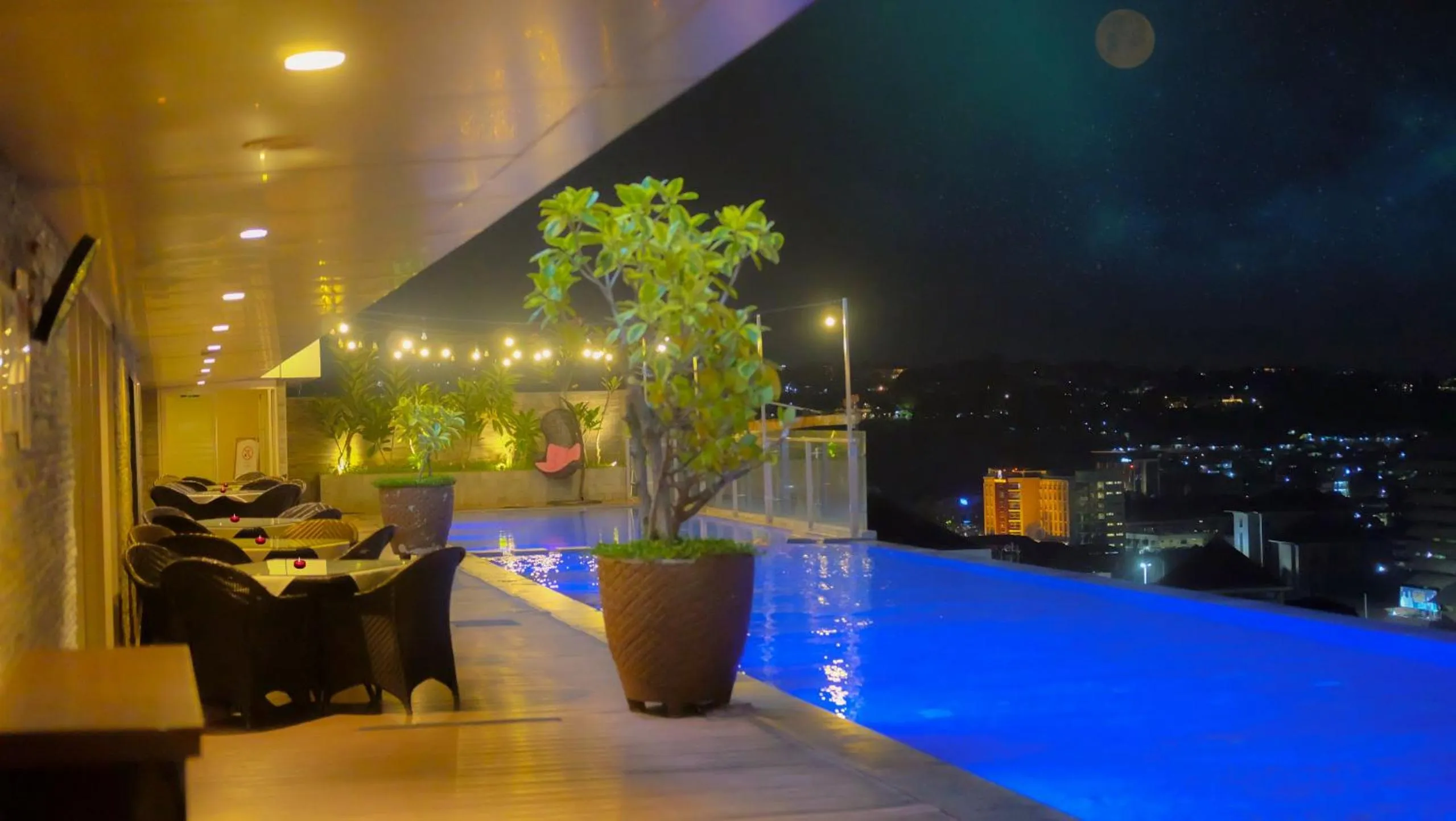 Swimming pool in Louis Kienne Hotel Simpang Lima