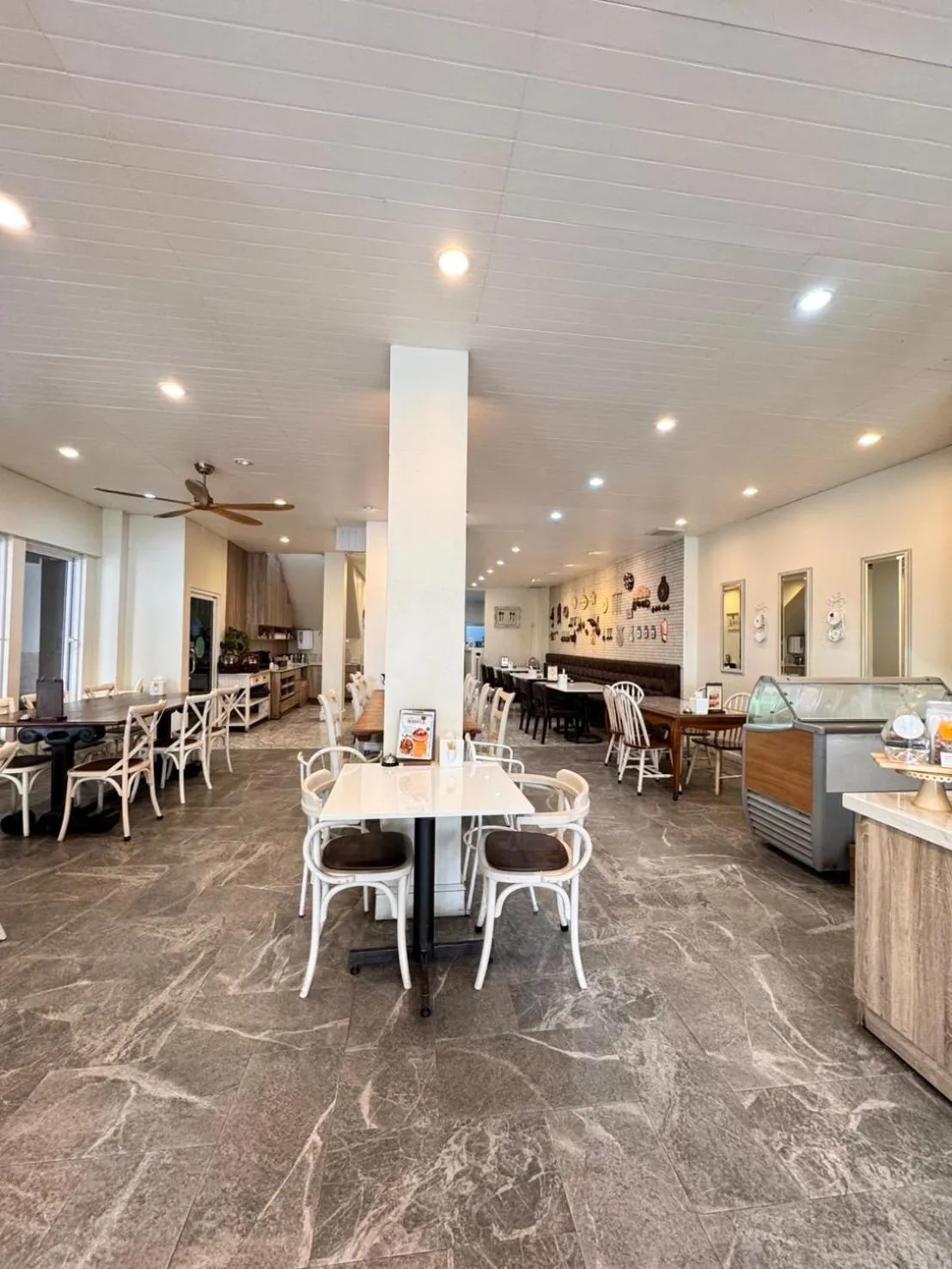 Restaurant/places to eat in Lithai Guesthouse