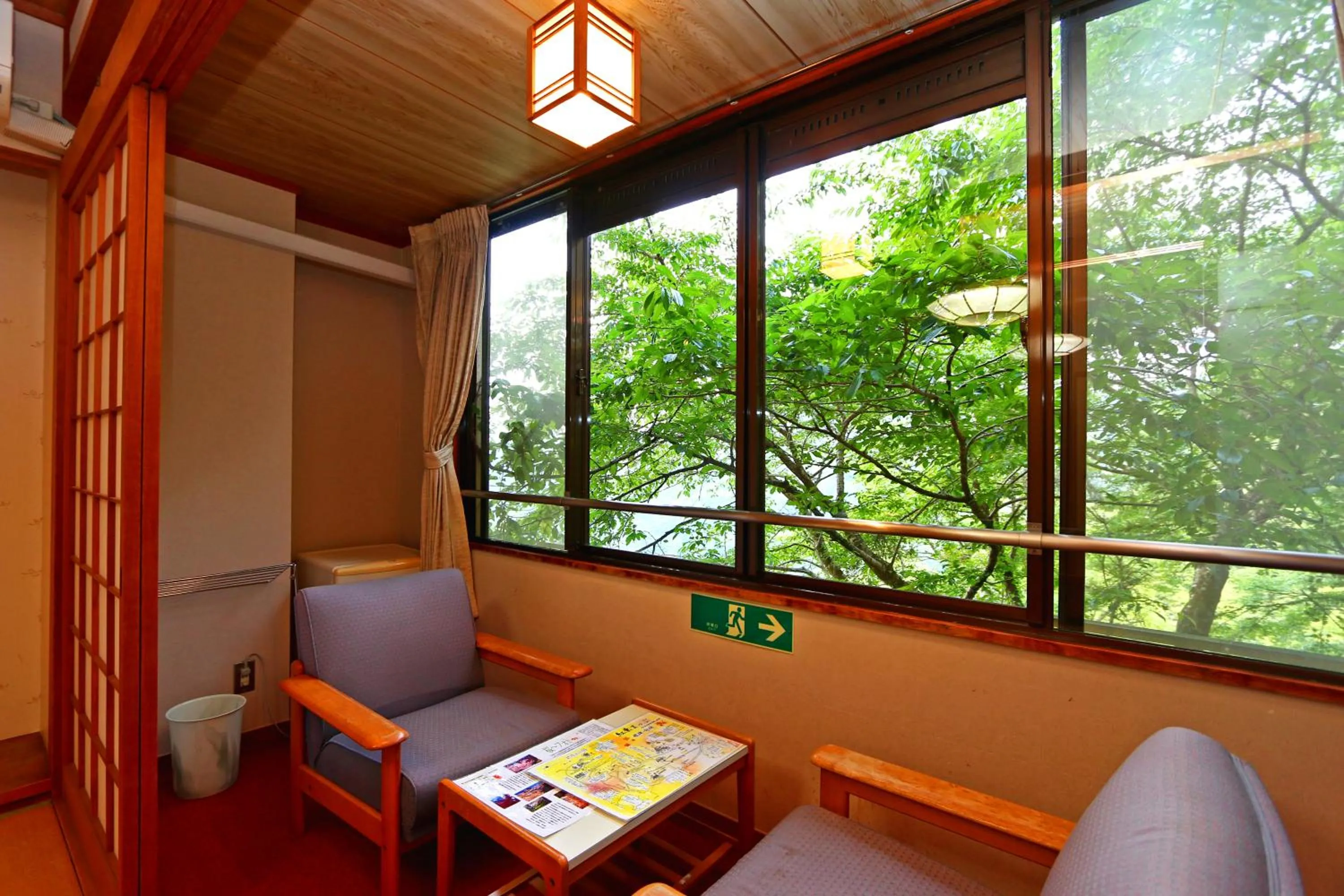 Photo of the whole room in Hounkan