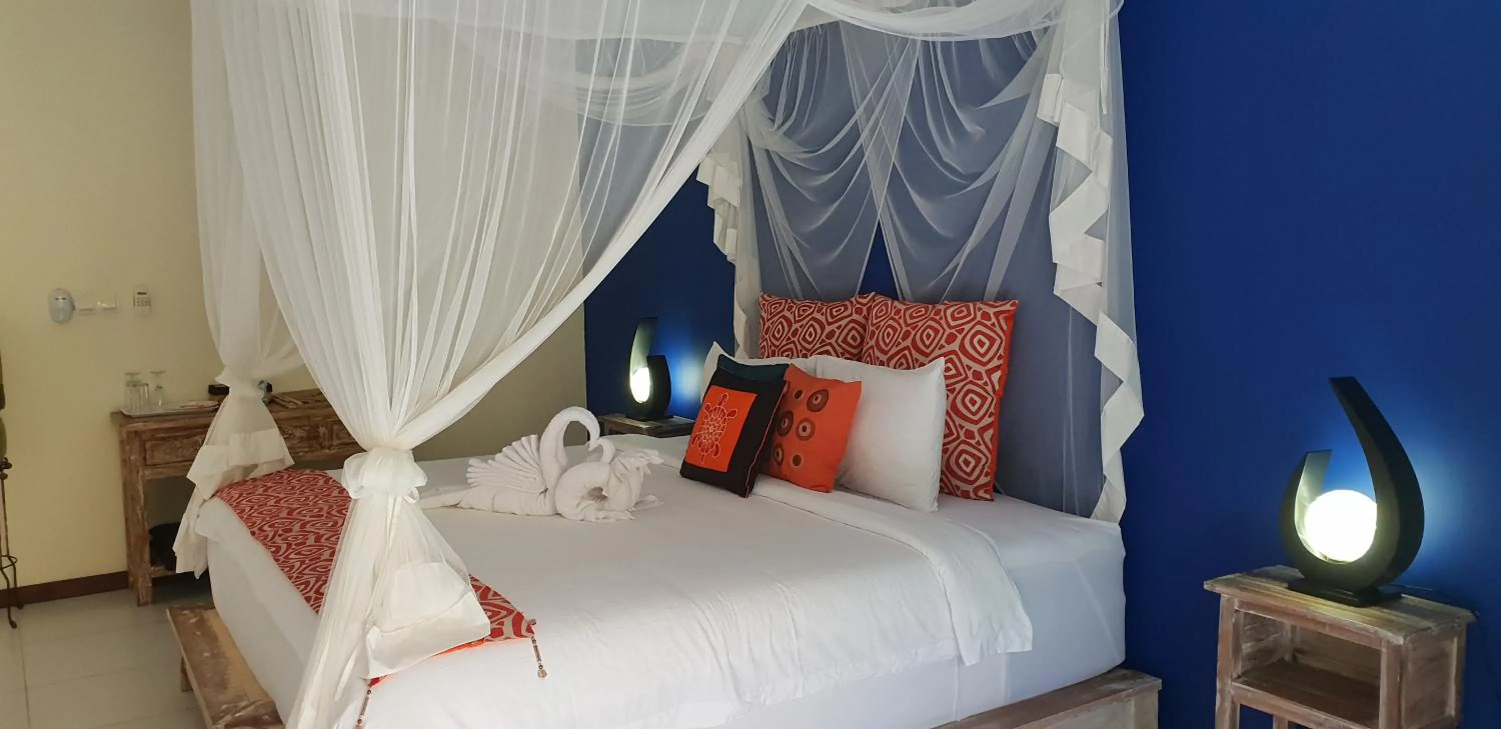 TV and multimedia, Bed in Nalini Resort