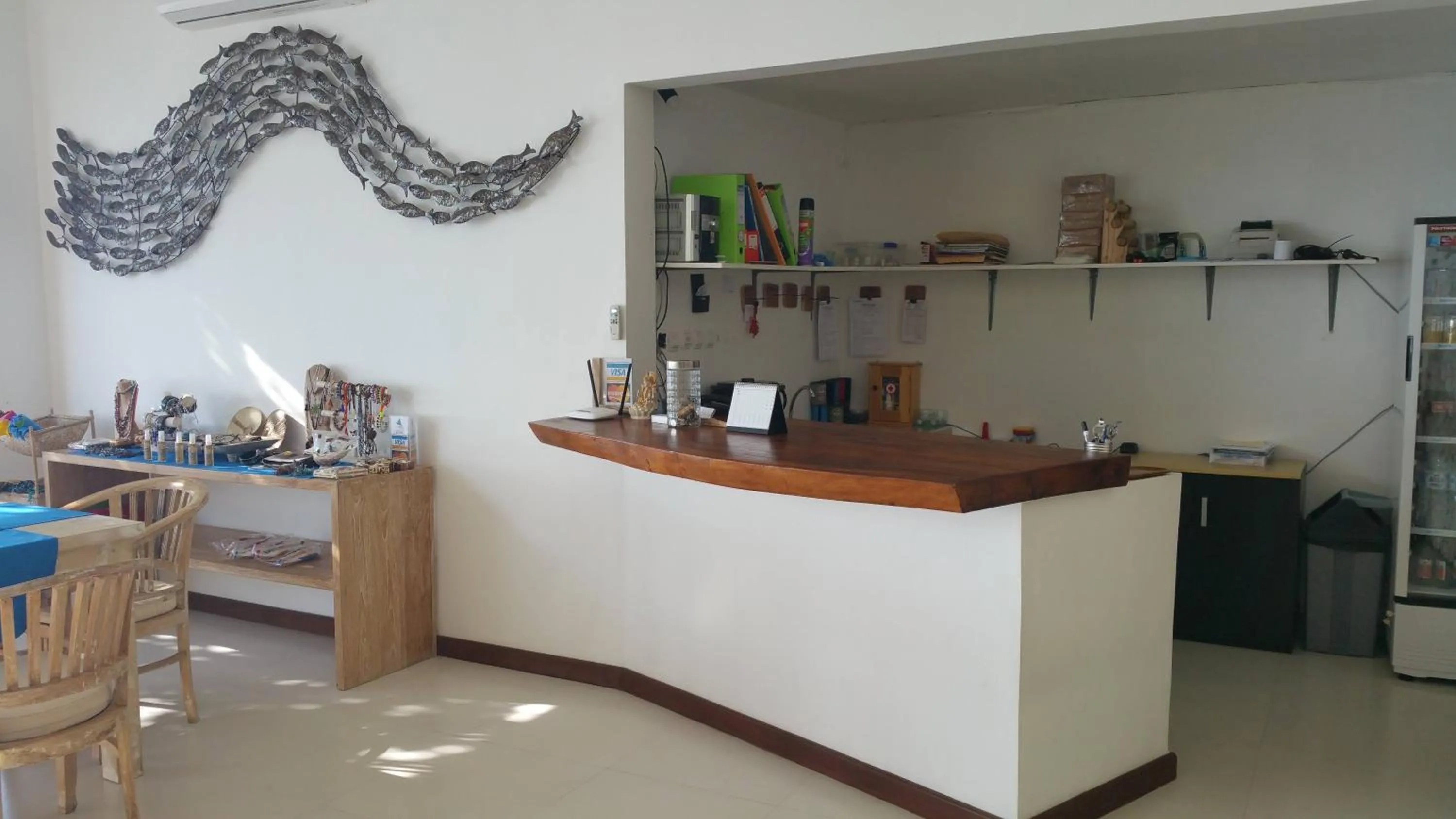 Restaurant/places to eat in Nalini Resort