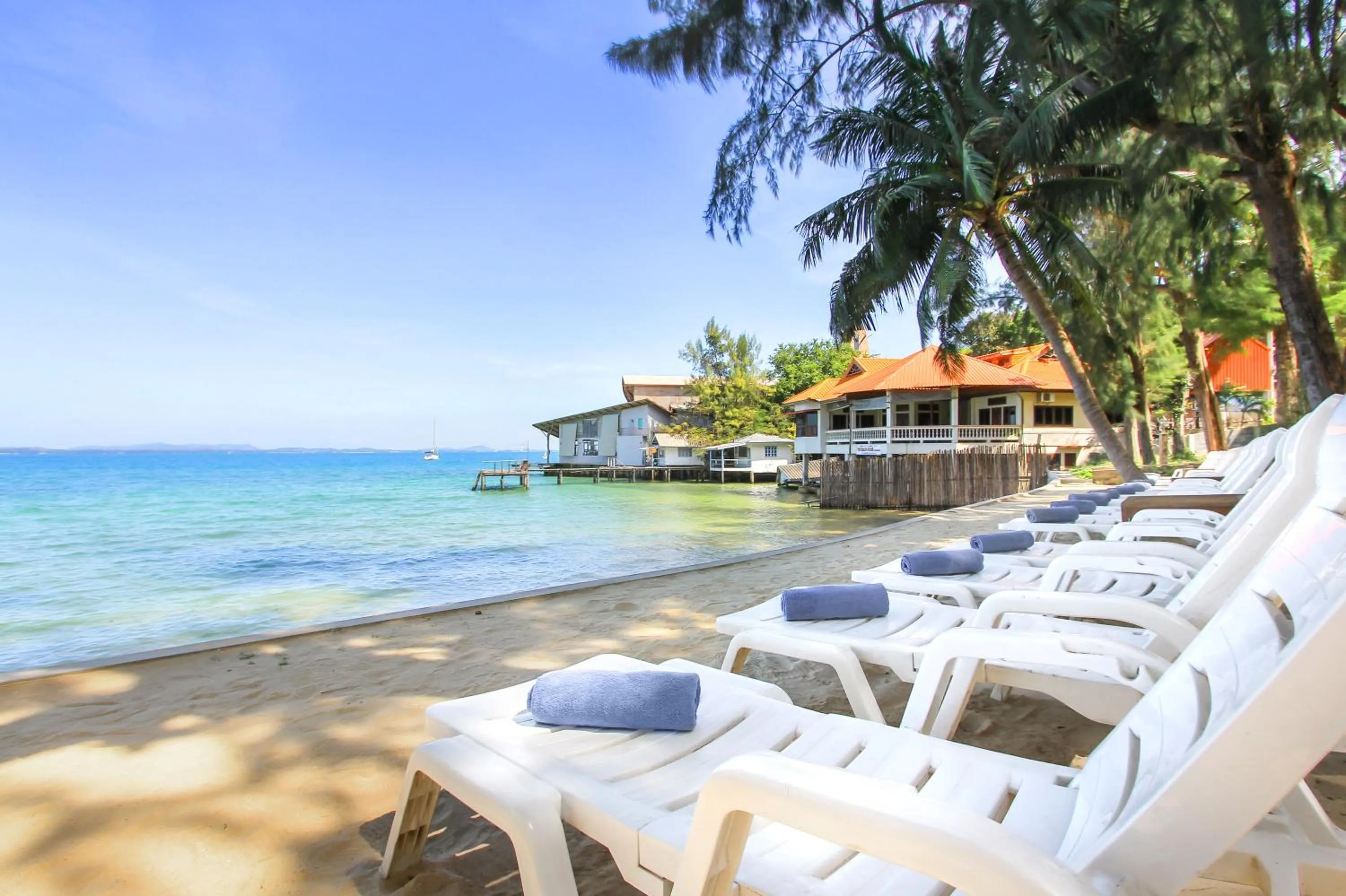 Beach in Samed Hideaway Resort