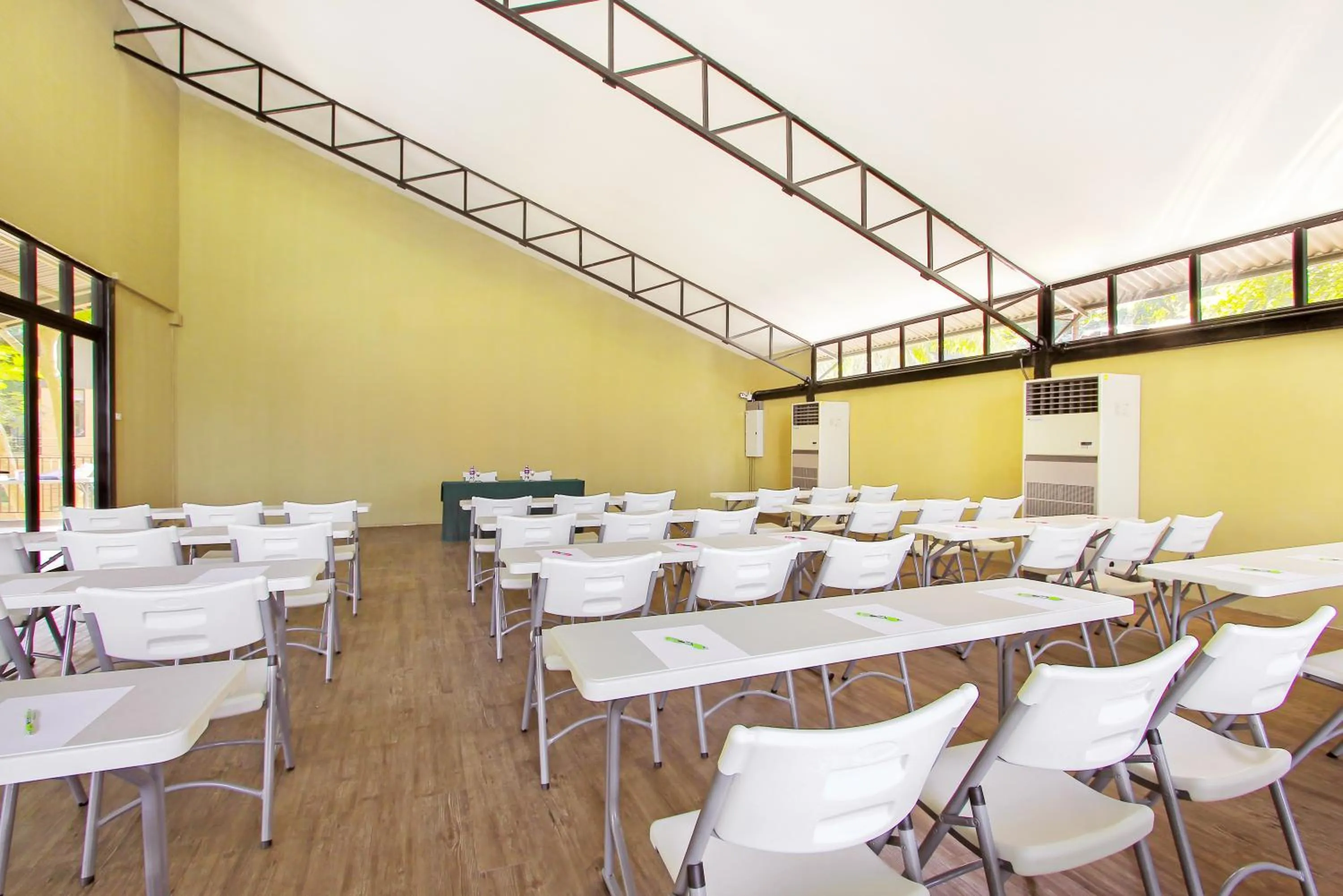 Meeting/conference room in Samed Hideaway Resort