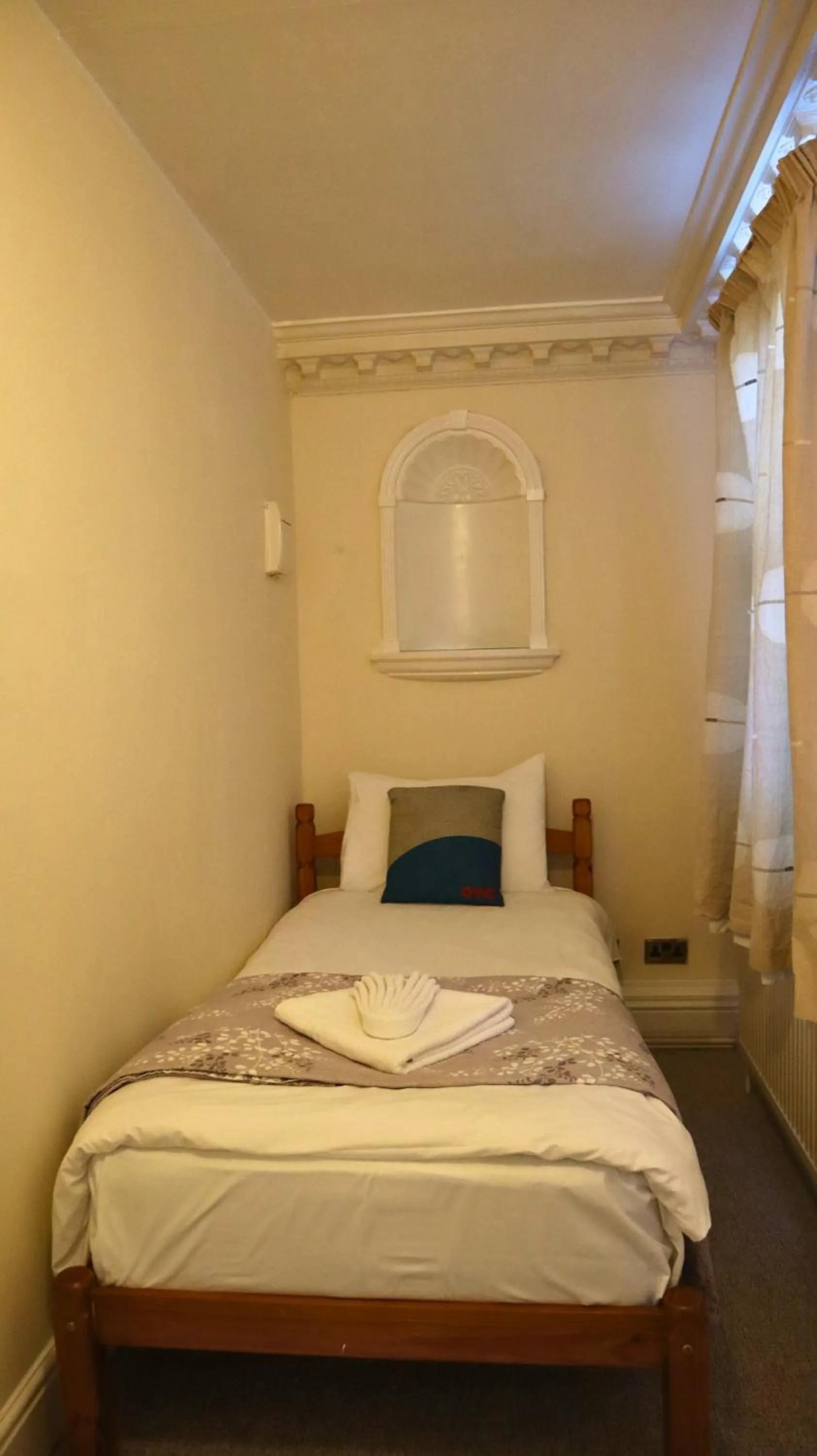 View (from property/room), Bed in Pickwicks Guest House