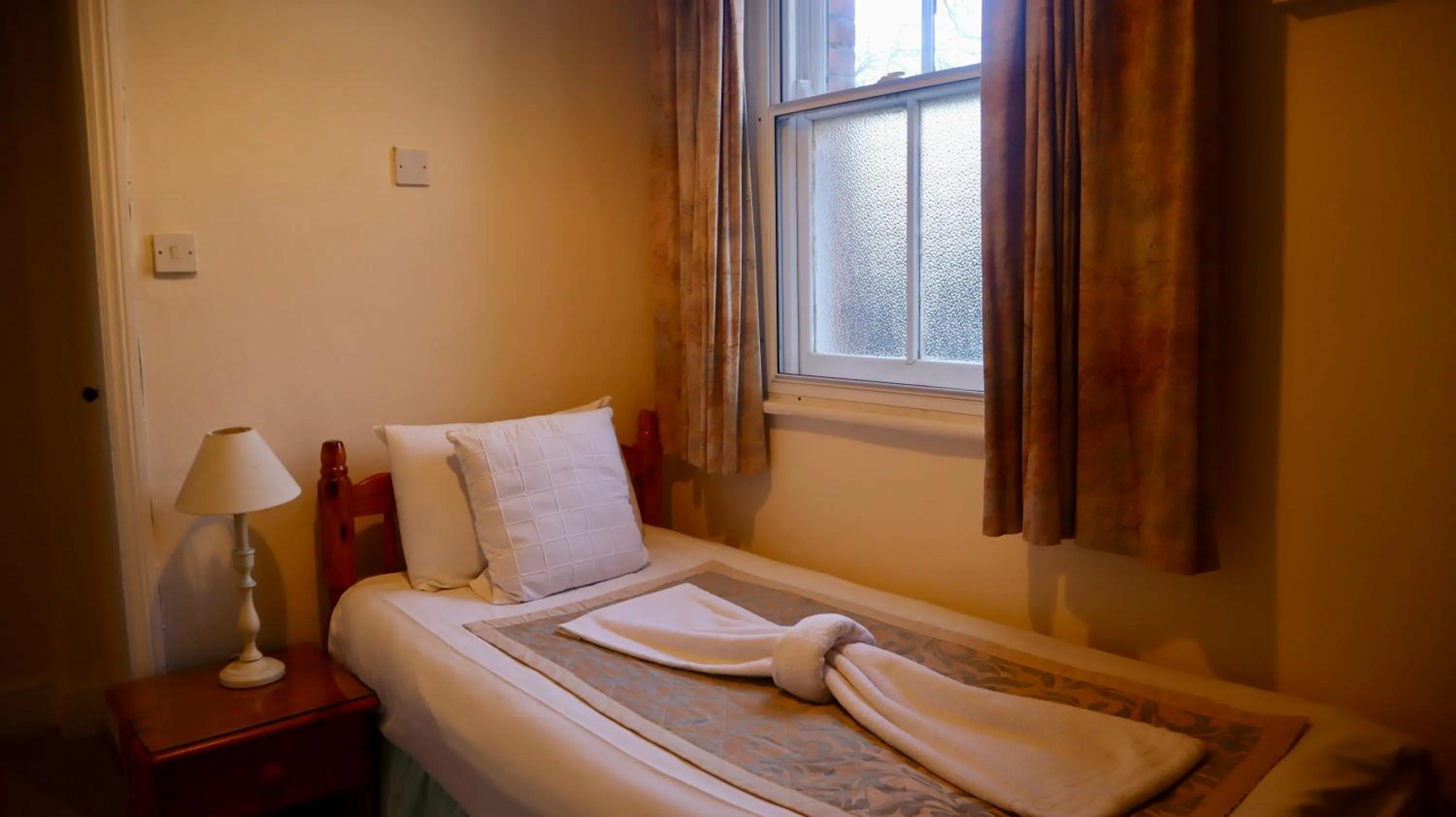 View (from property/room), Bed in Pickwicks Guest House