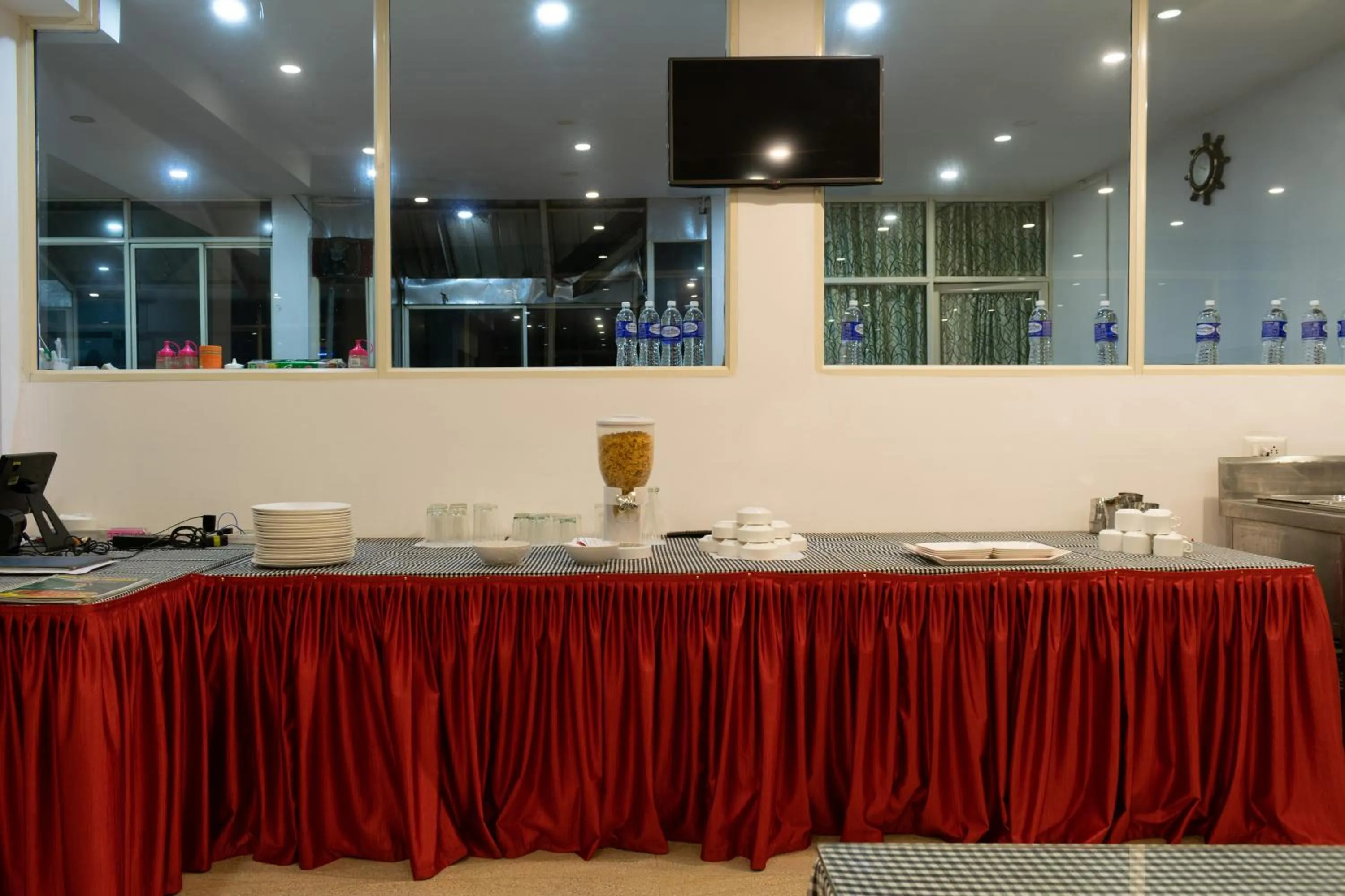 Food and drinks in Pine Tree Munnar