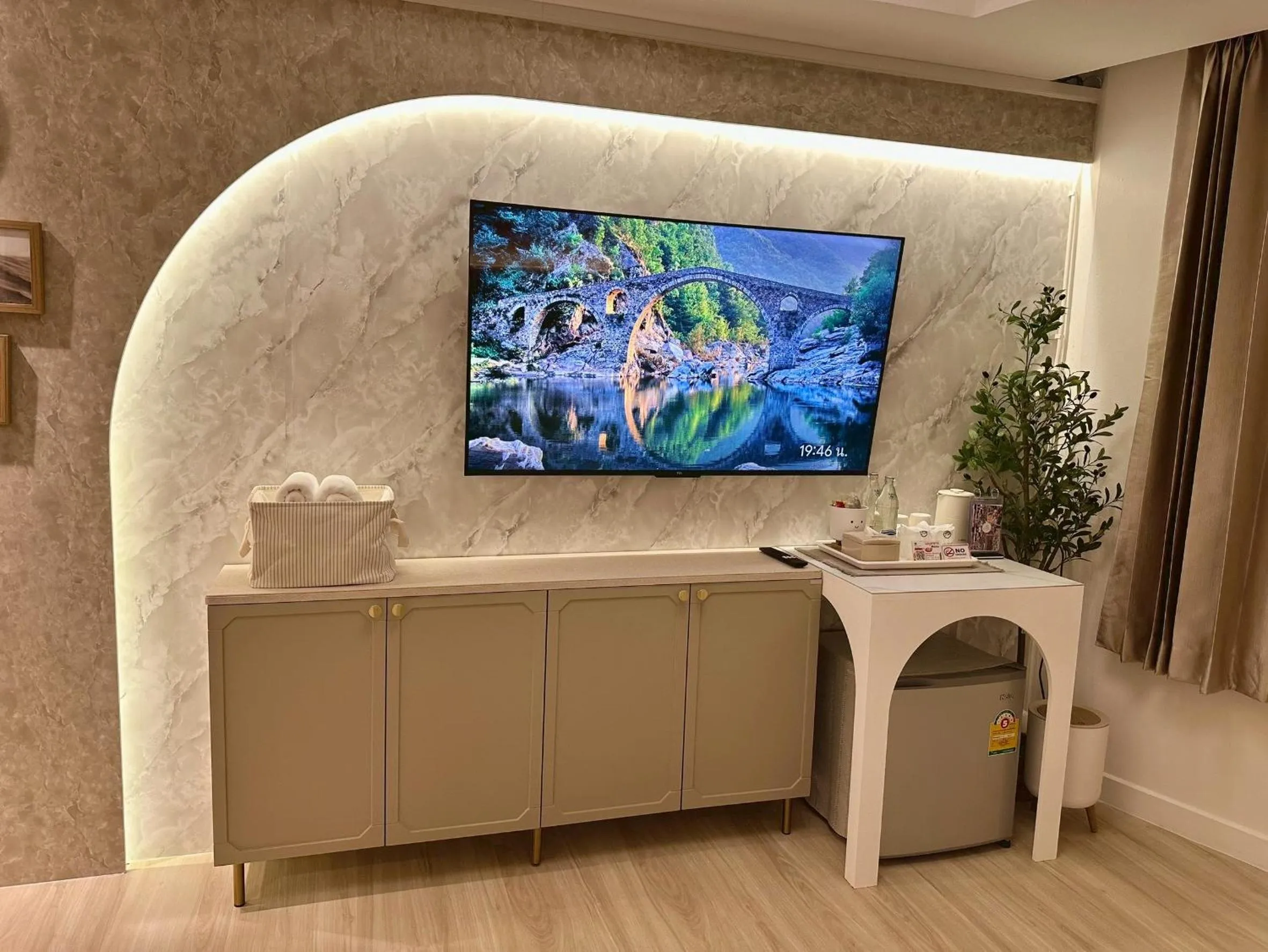 TV and multimedia in Dragon River Avenue