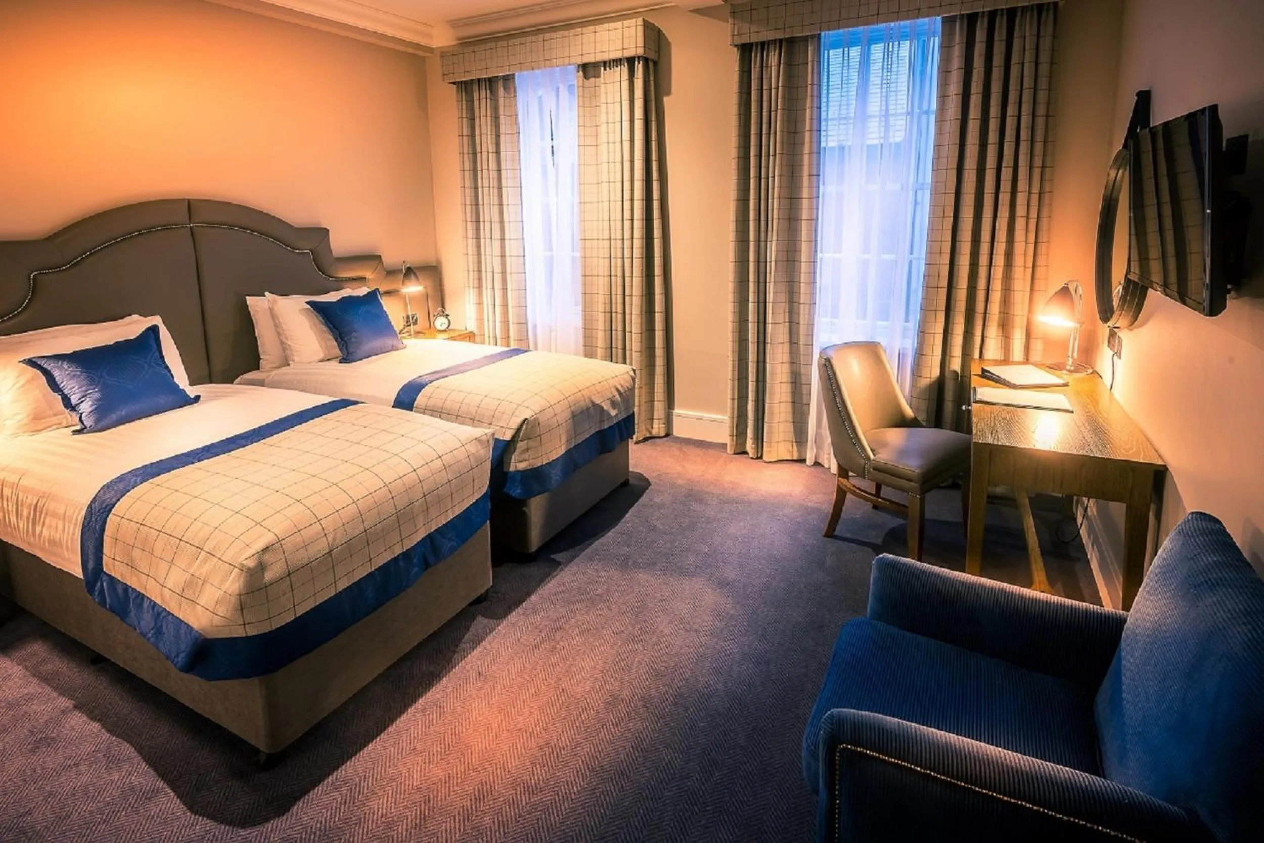 Photo of the whole room, Bed in Bishop's Gate Hotel