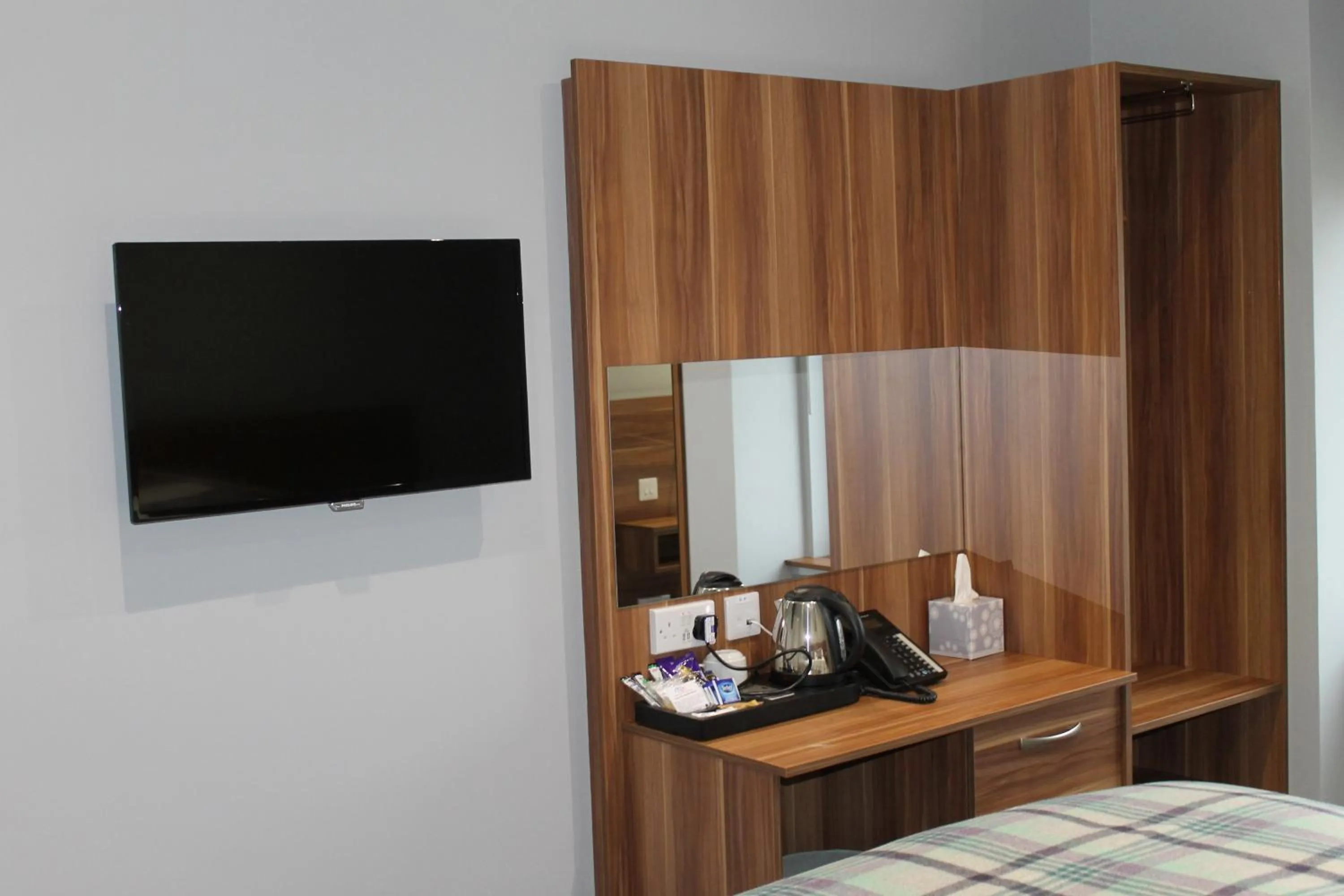 TV and multimedia, Bed in Northern Sands Hotel