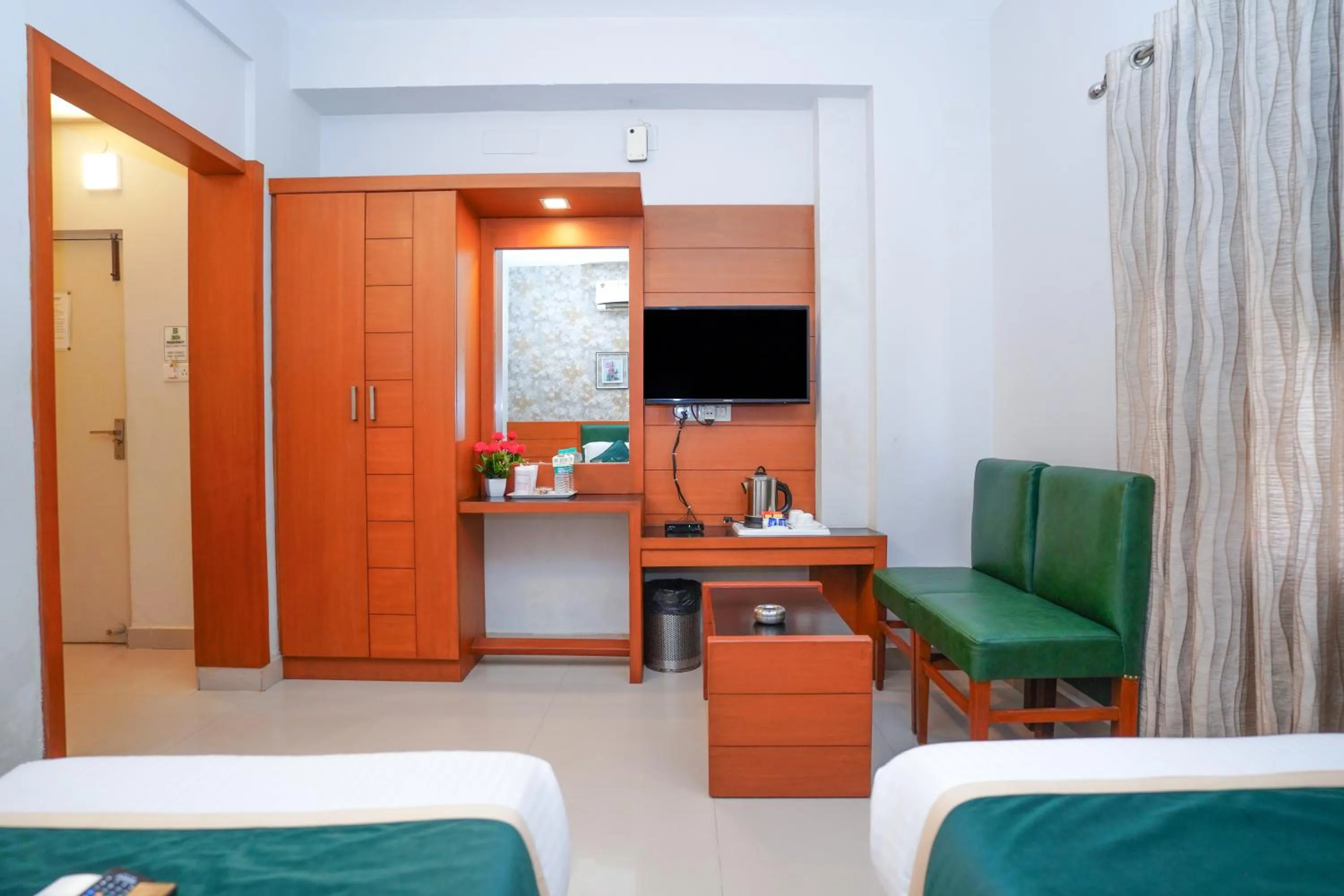 Coffee/tea facilities, Bed in Zaith Residency Near US Consulate & Apollo hospitals