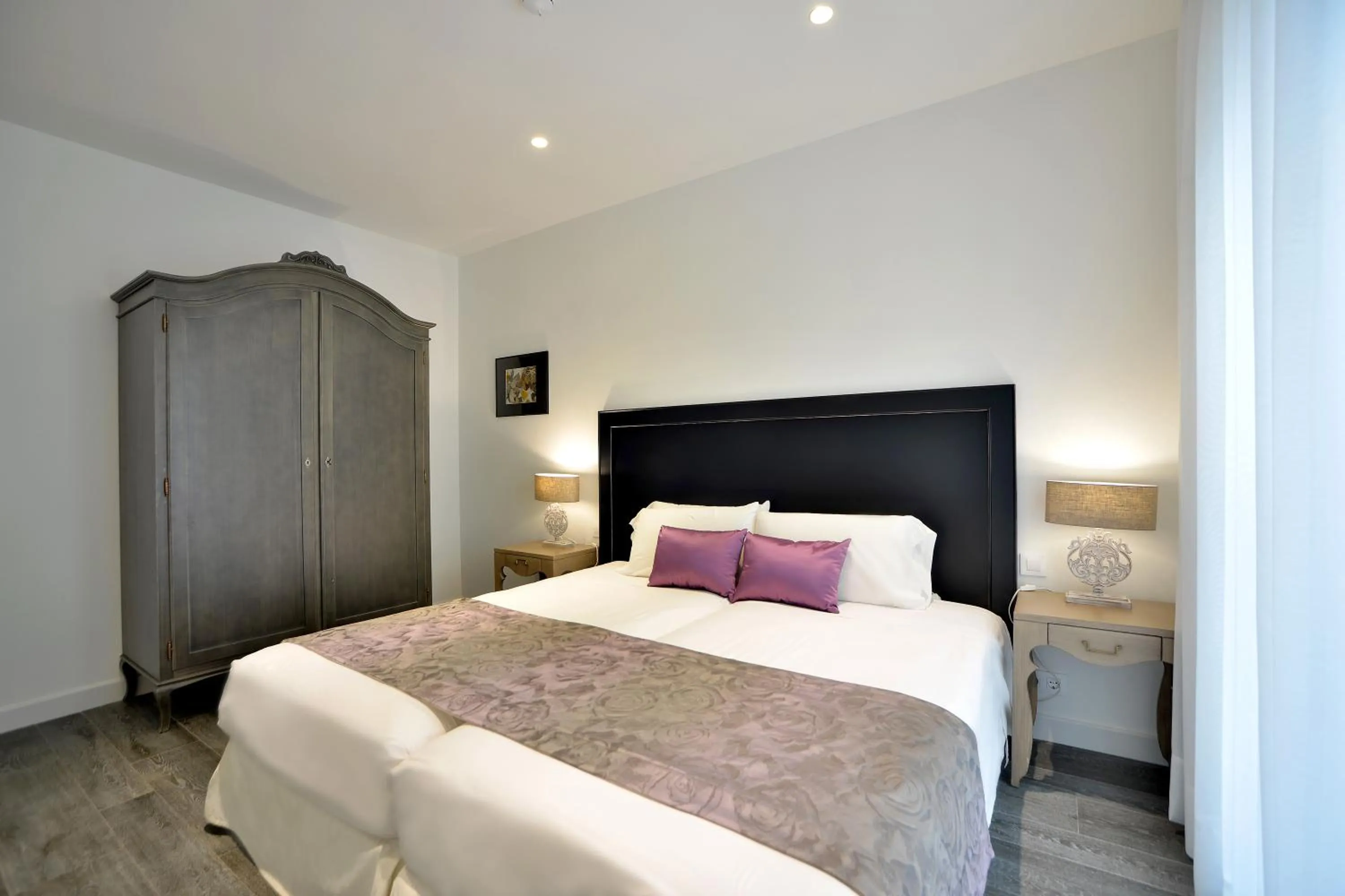 Bedroom, Bed in El Armador Casa Palacio by Luxury Suites Cádiz