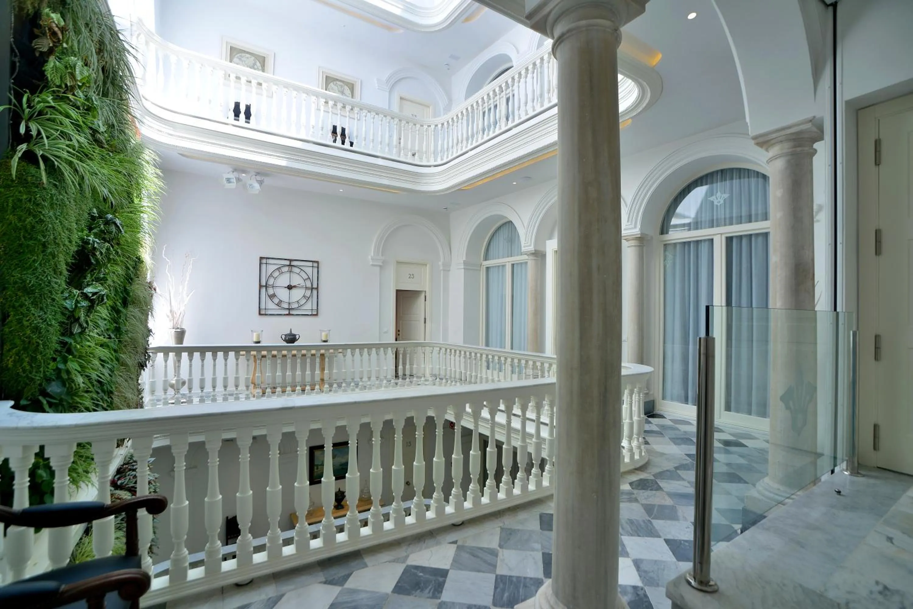 Lobby or reception in El Armador Casa Palacio by Luxury Suites Cádiz