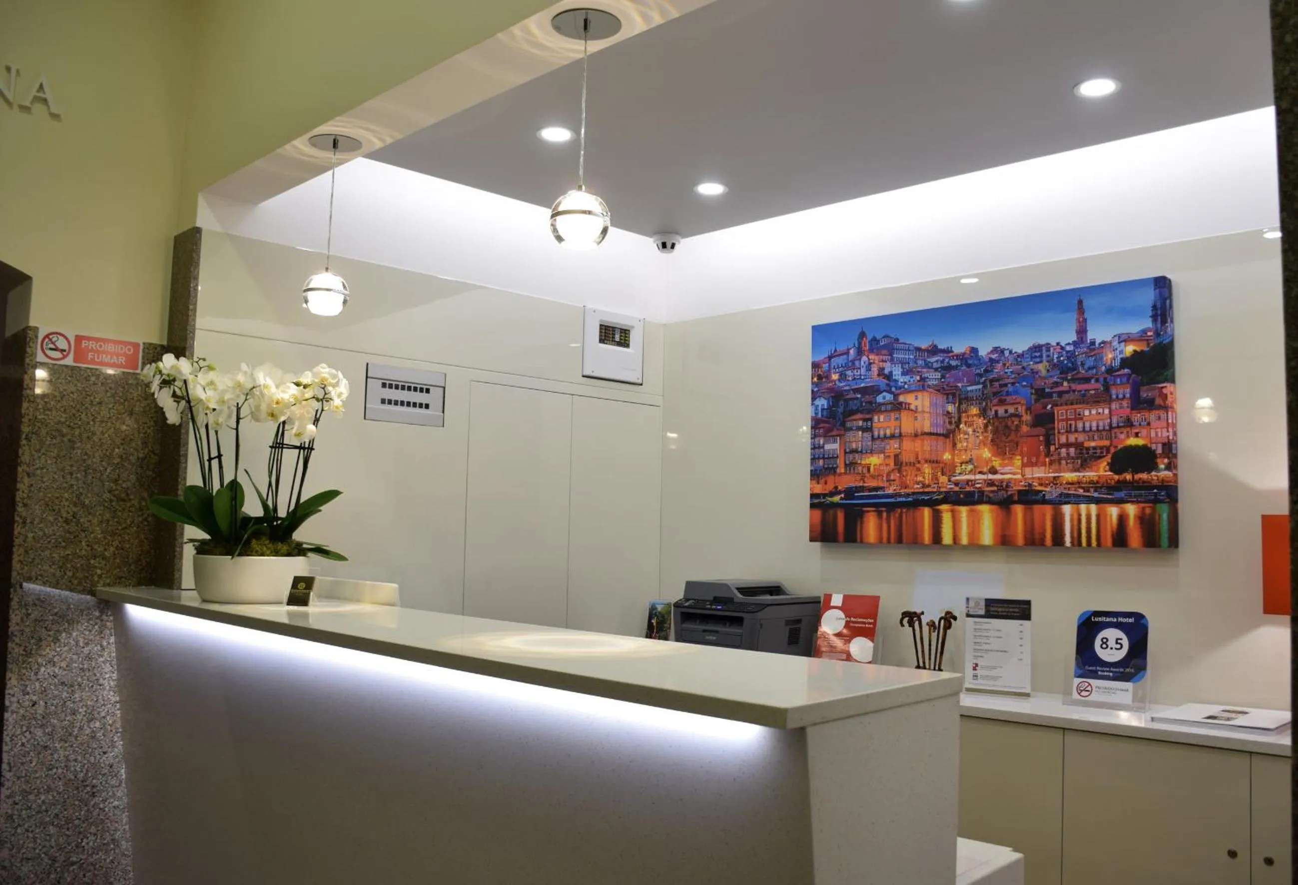 Lobby or reception in Lusitana Hotel