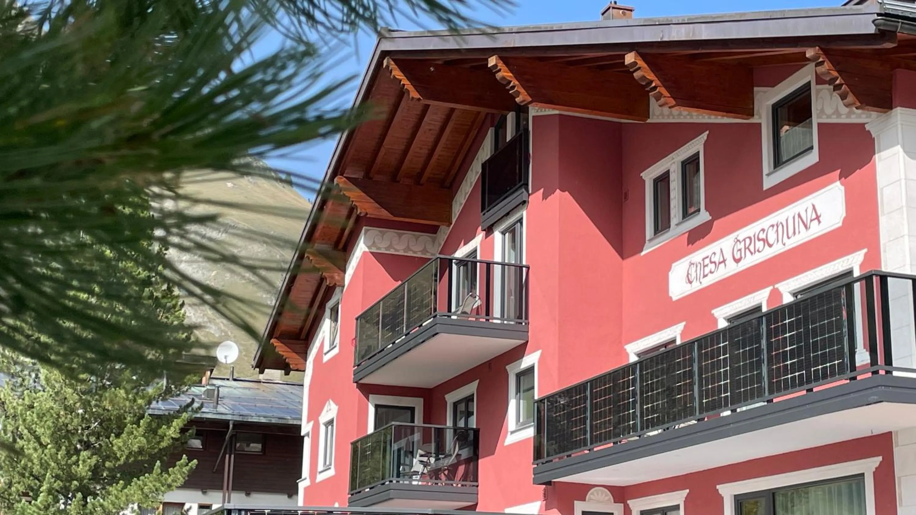 Property building in Aparthotel Grischuna