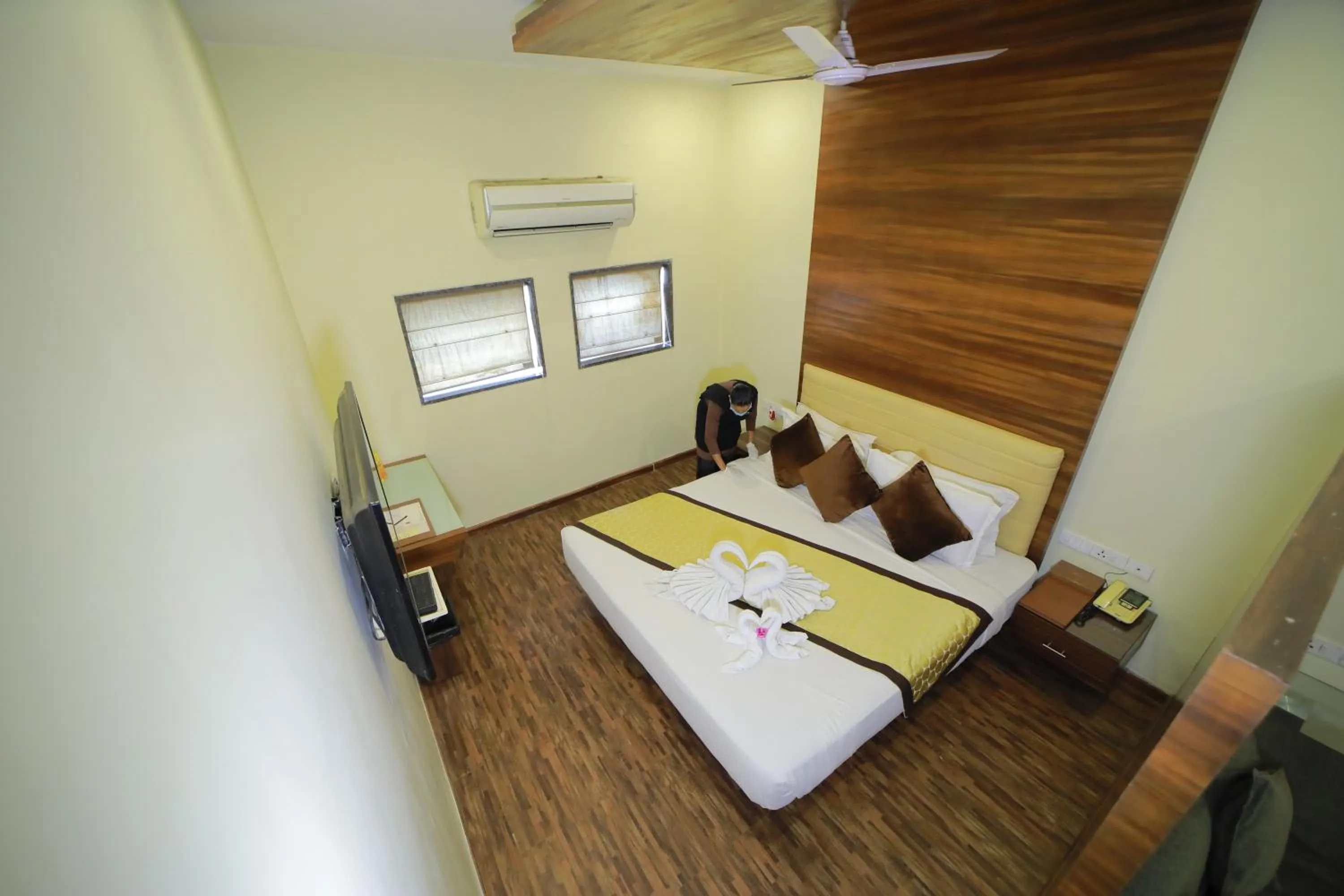 Bed in Vijaya Tej Clarks Inn