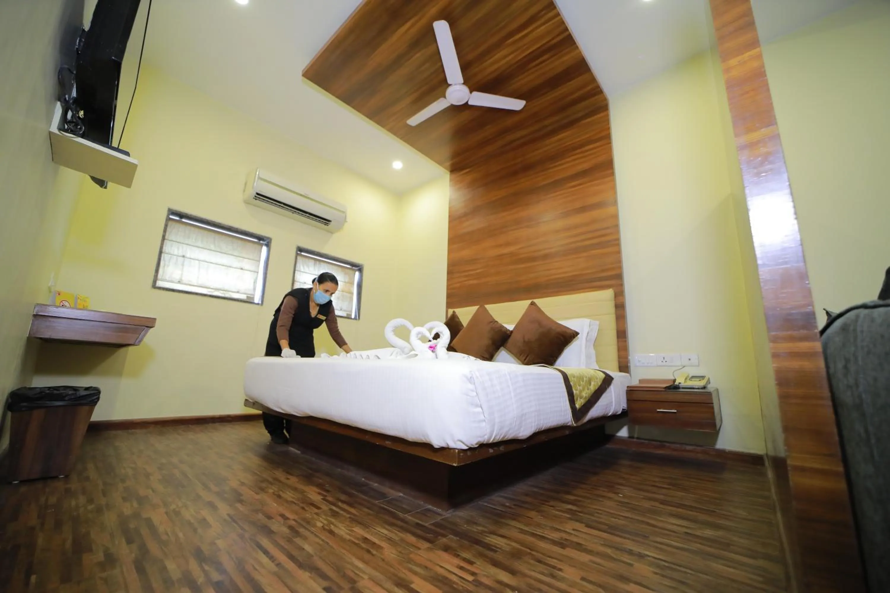 Bed in Vijaya Tej Clarks Inn