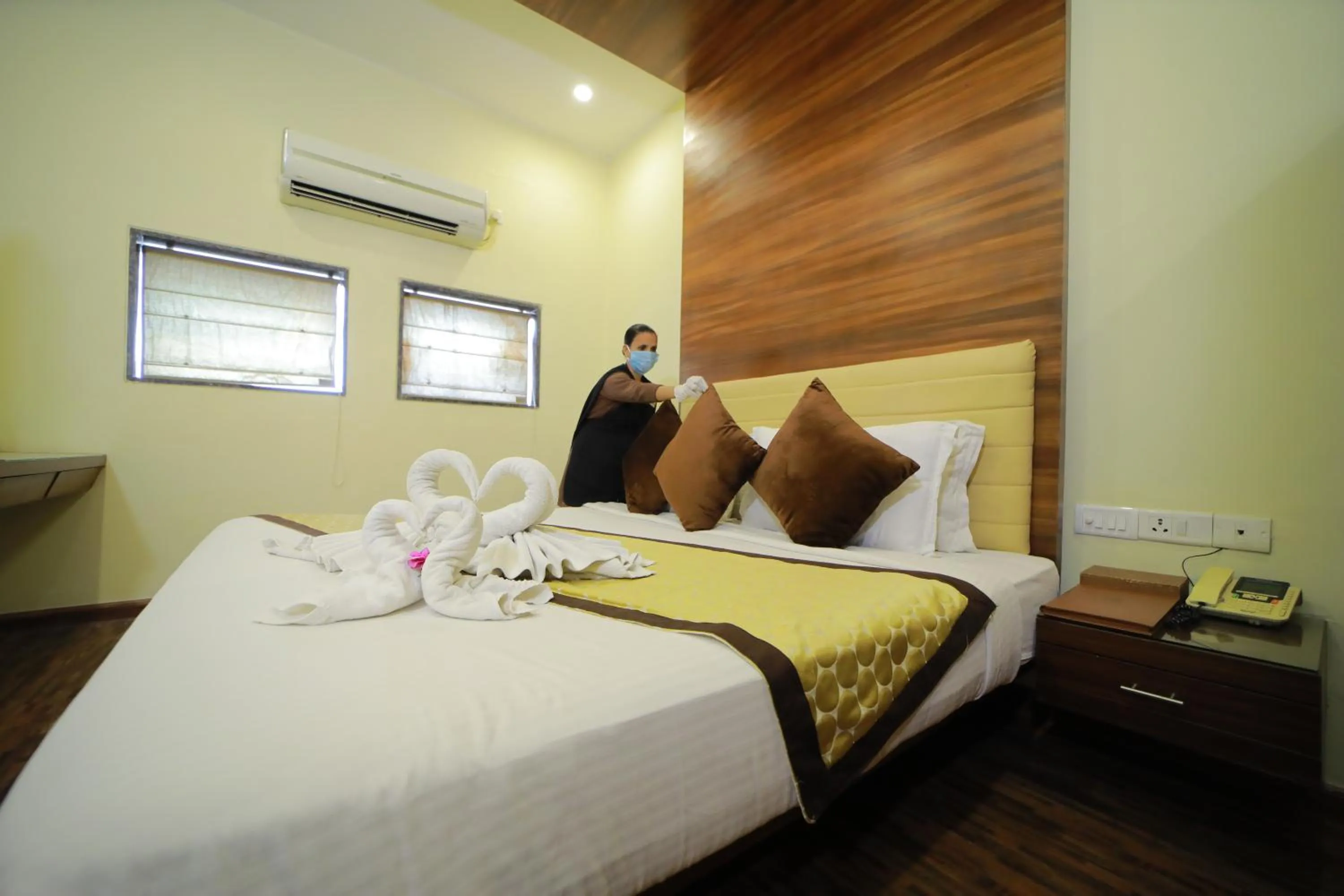 Bed in Vijaya Tej Clarks Inn