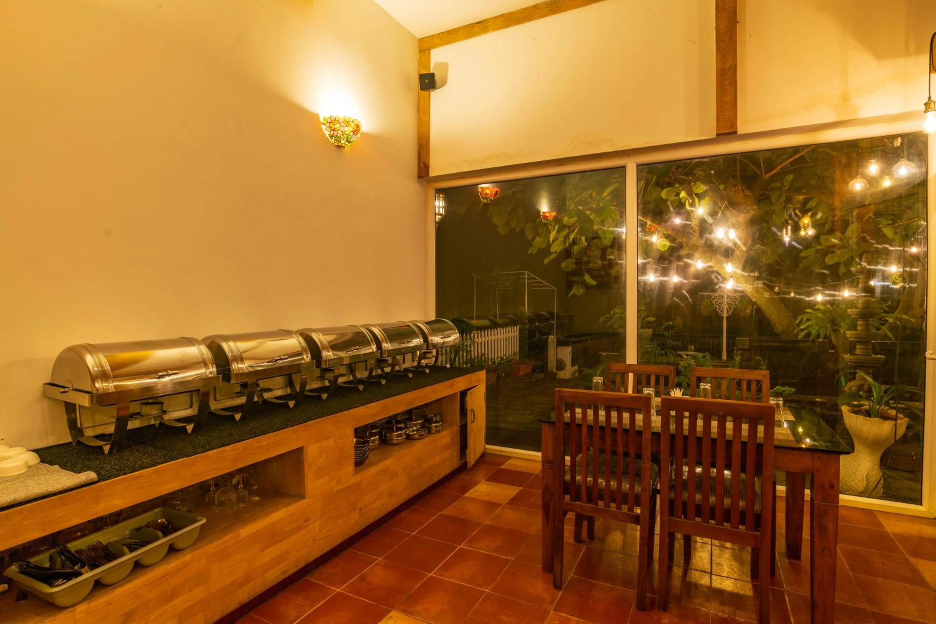 Restaurant/places to eat in Tea Harvester