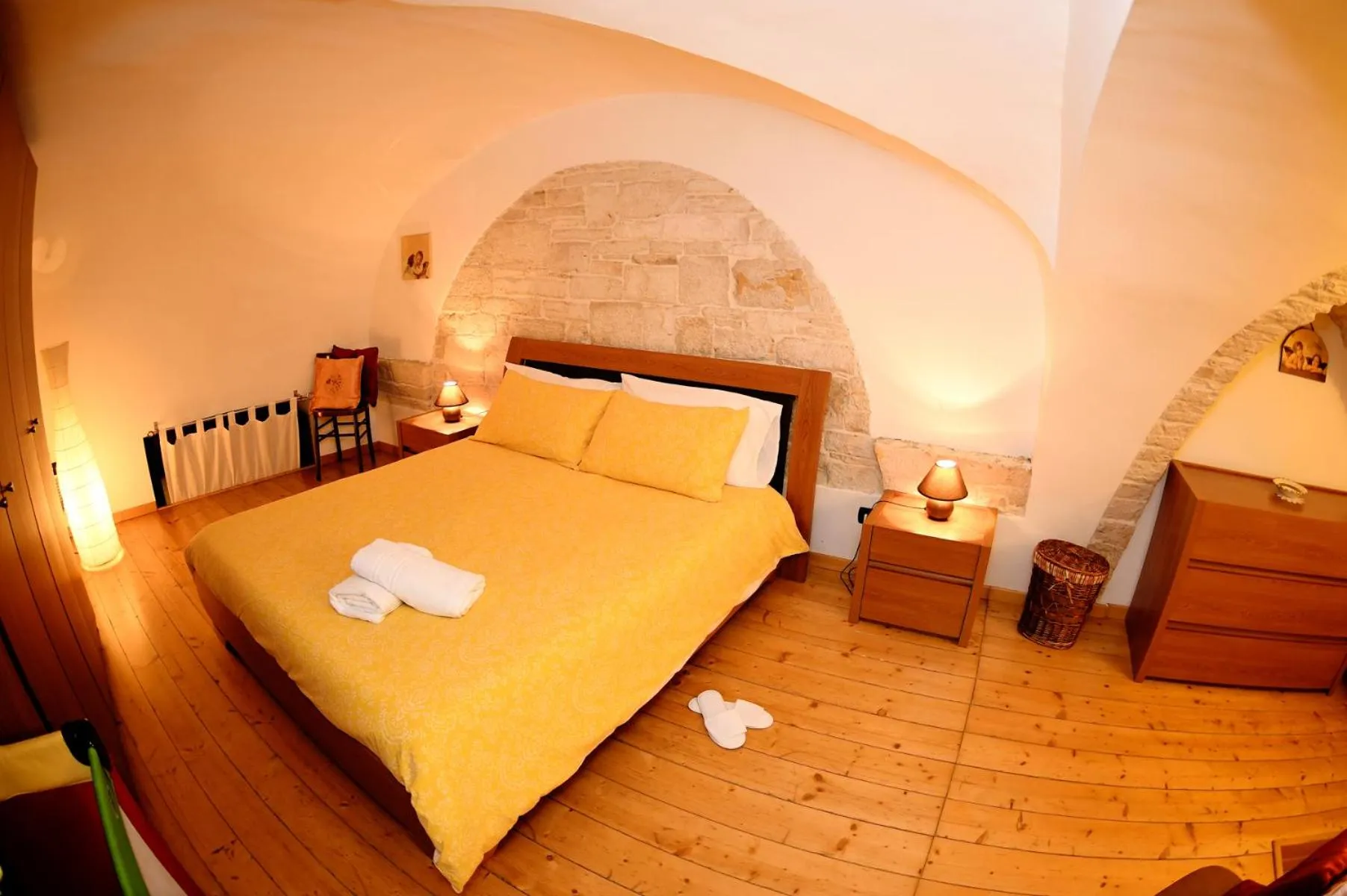 Photo of the whole room, Bed in Il Frantoio 1937