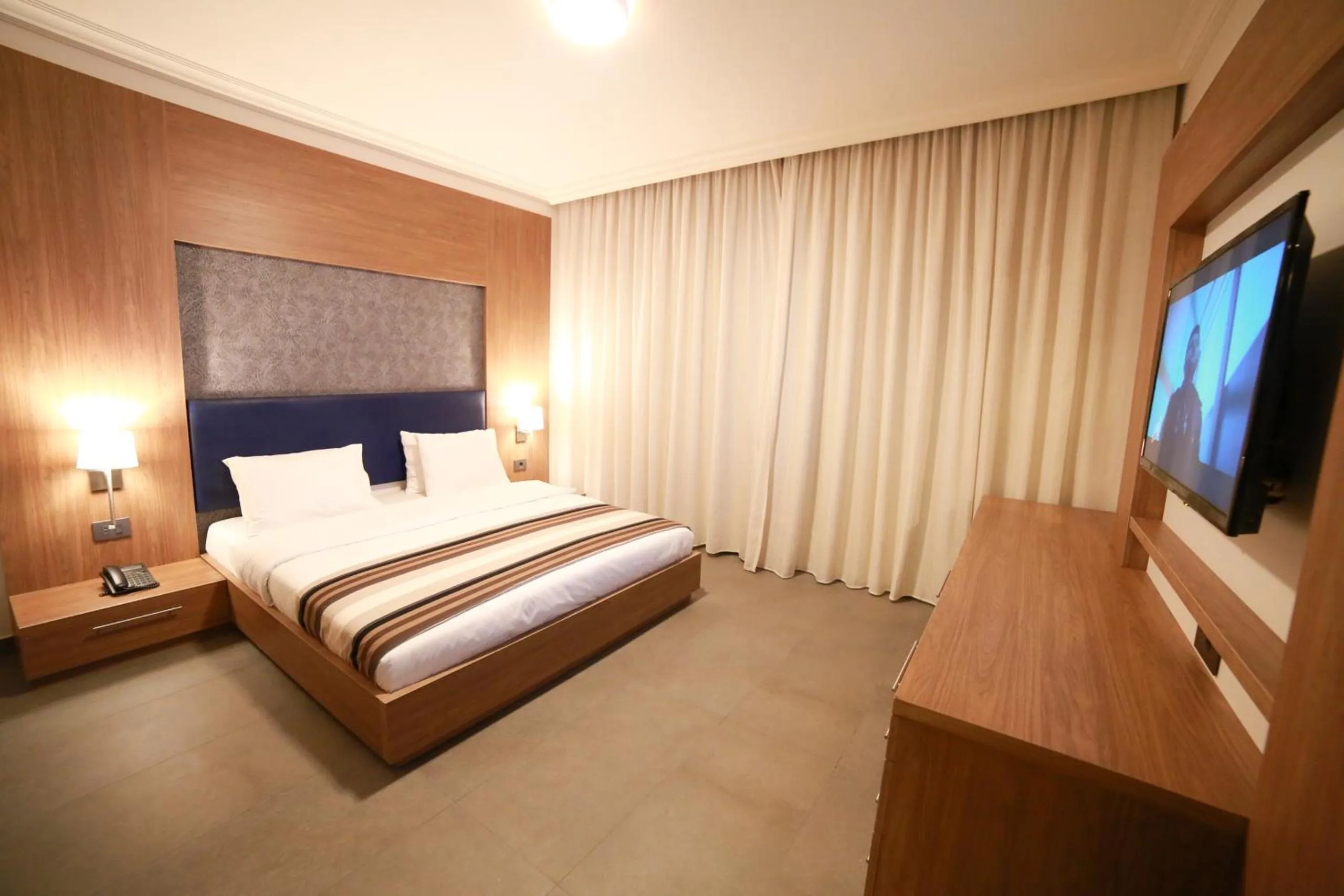 Coffee/tea facilities, Bed in Urban Central Suites - Beirut