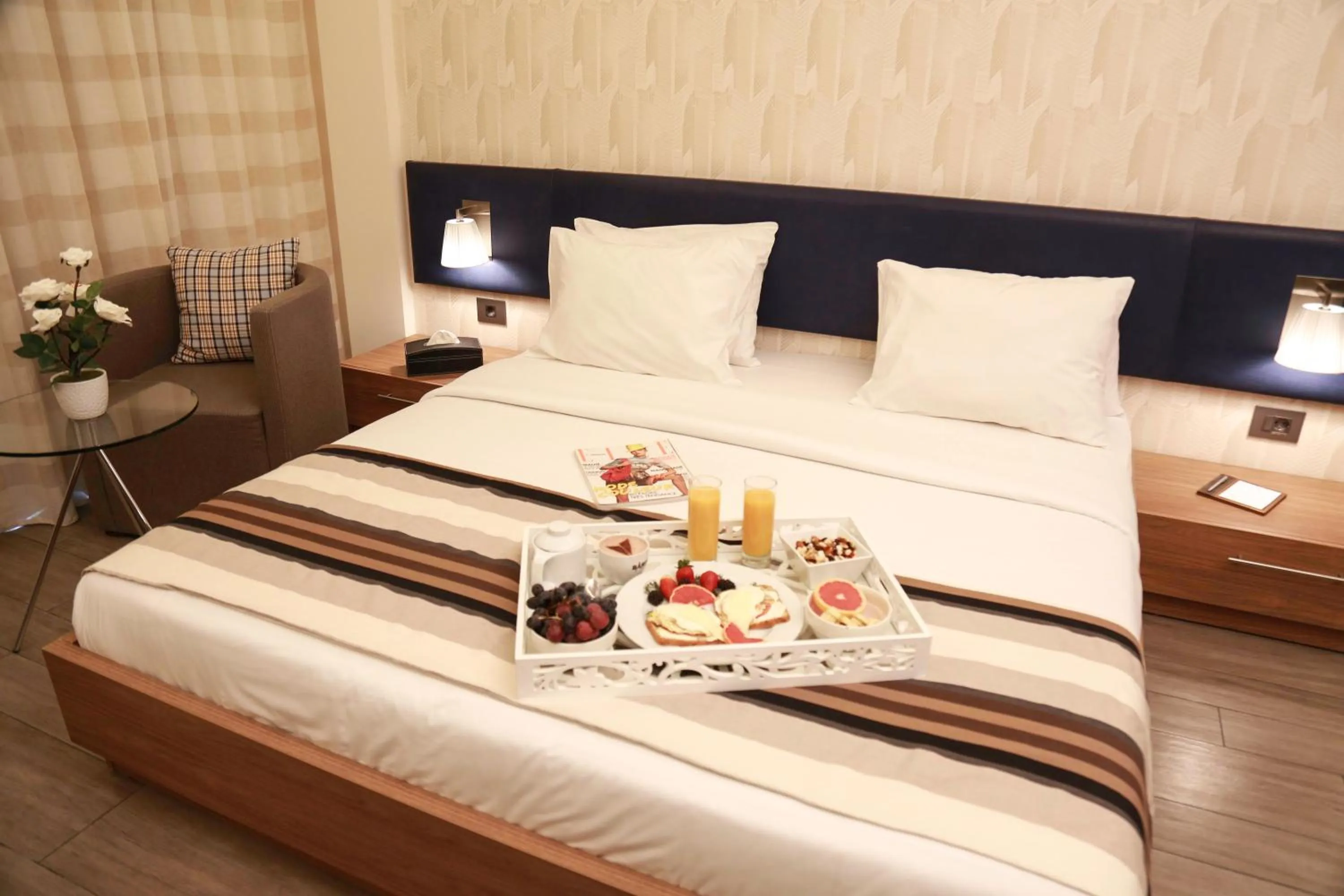 Kitchen or kitchenette, Bed in Urban Central Suites - Beirut