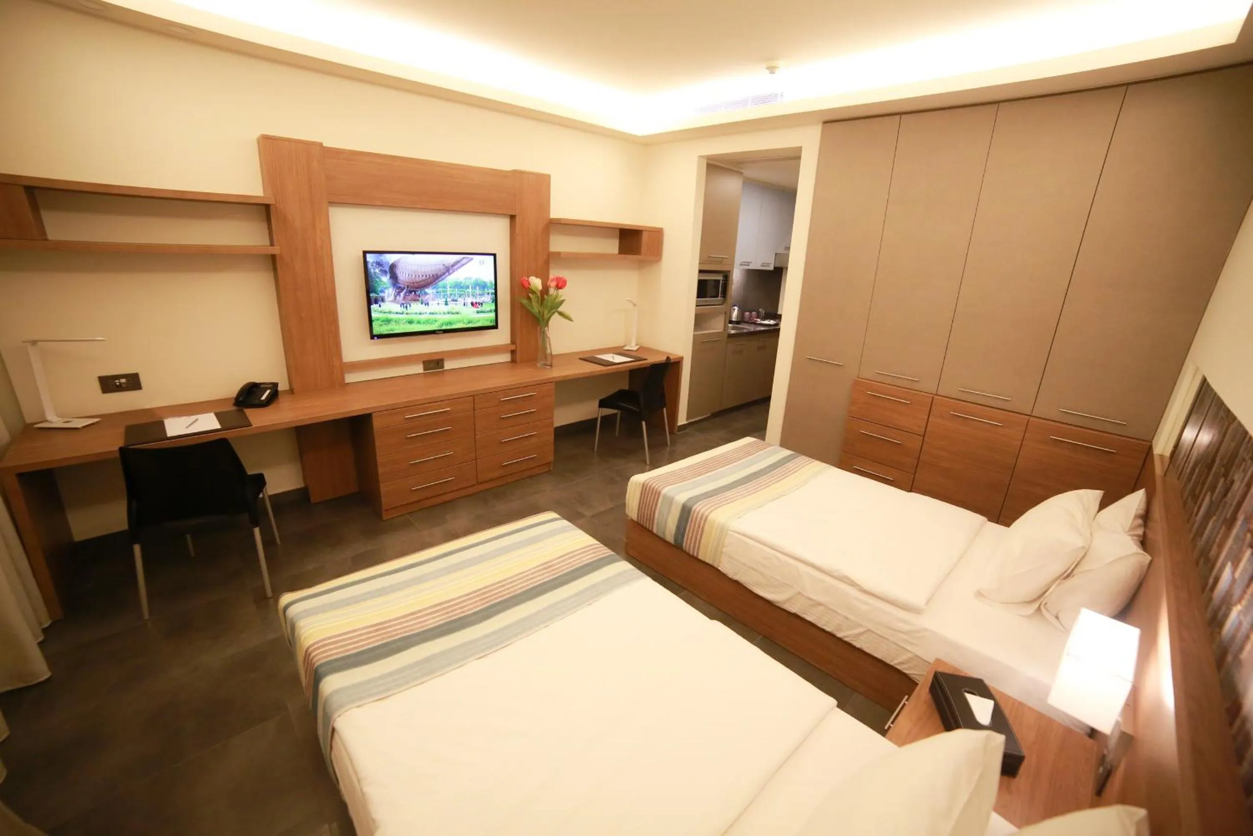 People, Bed in Urban Central Suites - Beirut