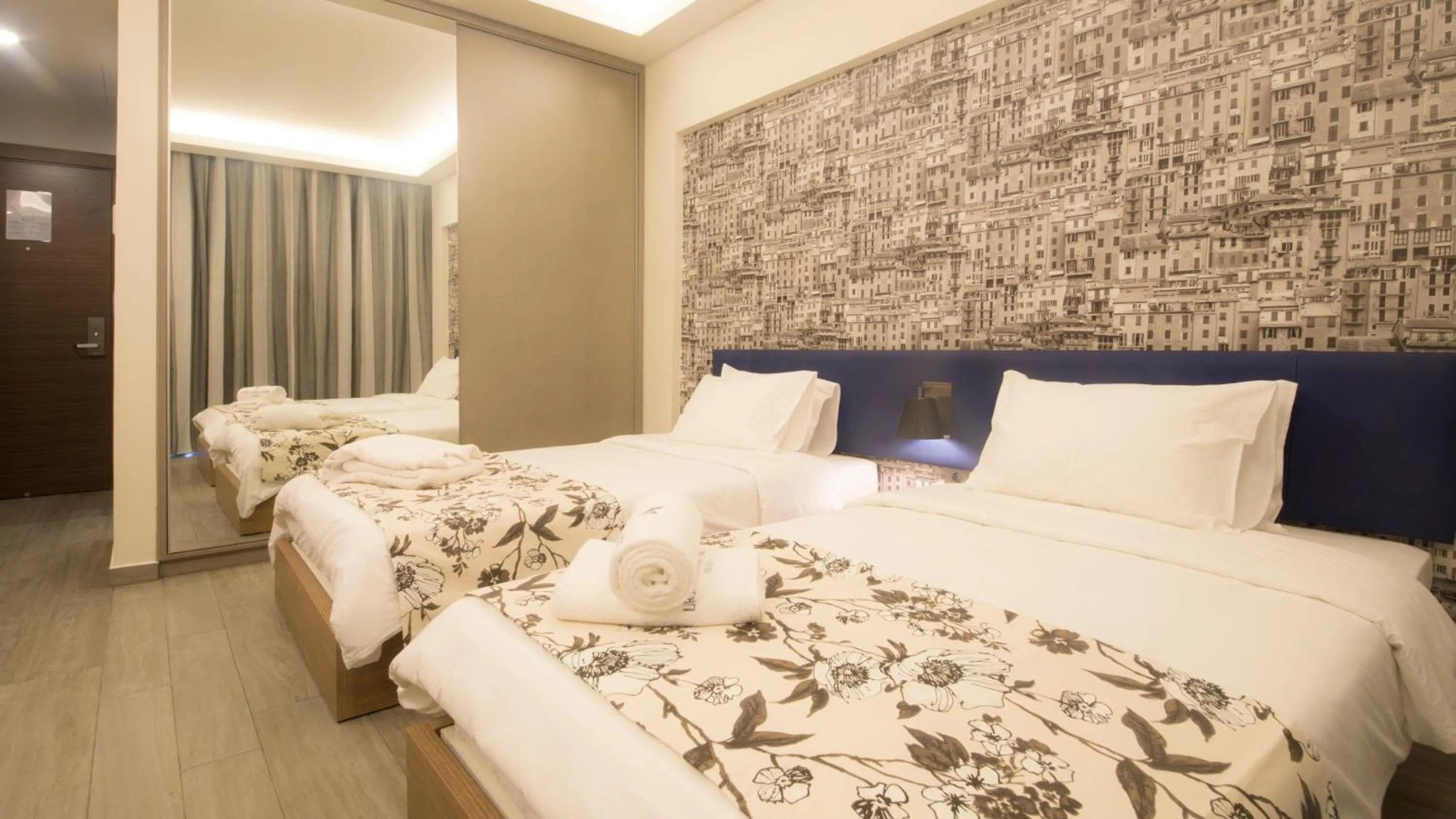 Coffee/tea facilities, Bed in Urban Central Suites - Beirut