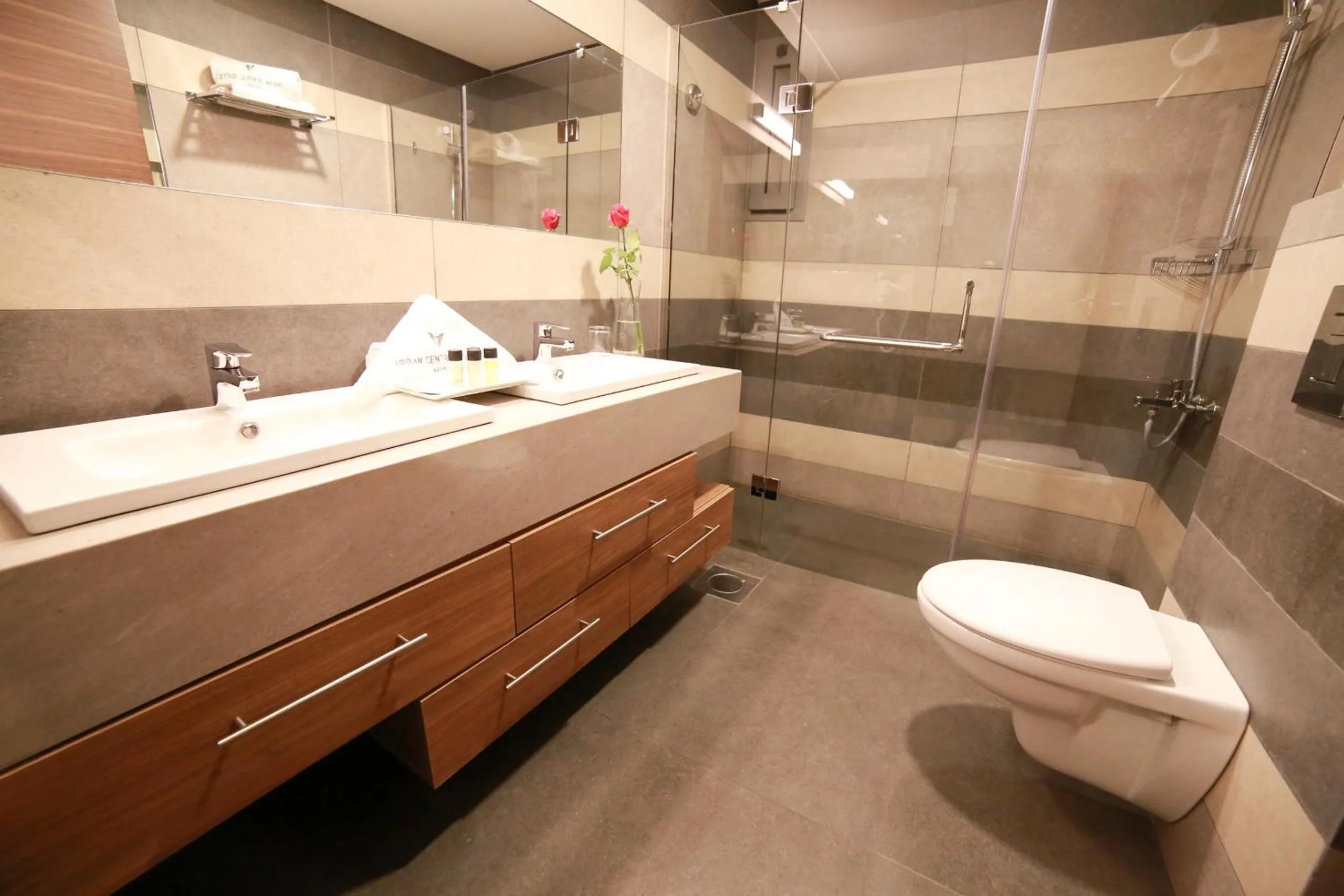 People in Urban Central Suites - Beirut