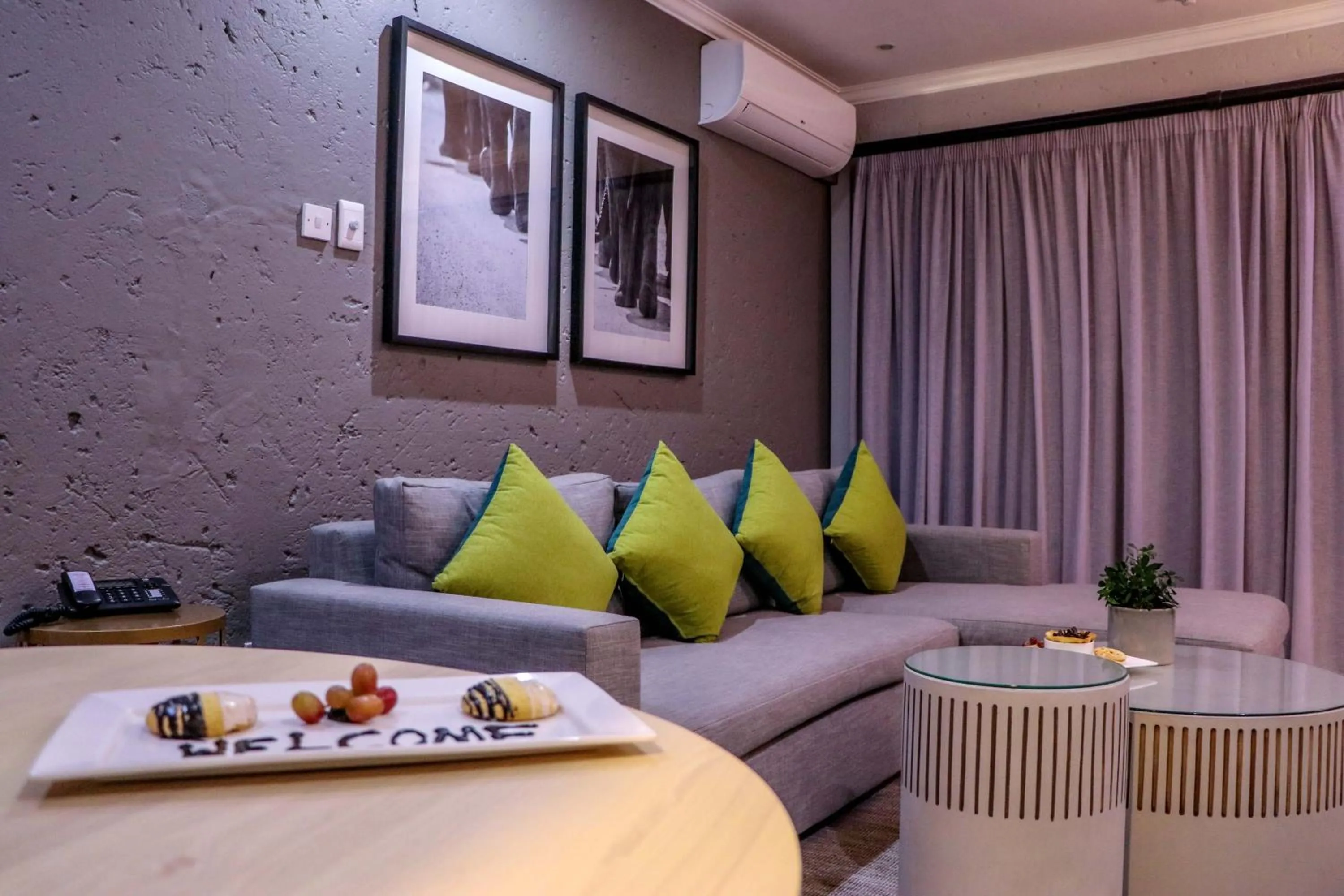 Living room in Cresta Mowana Safari Resort & Spa