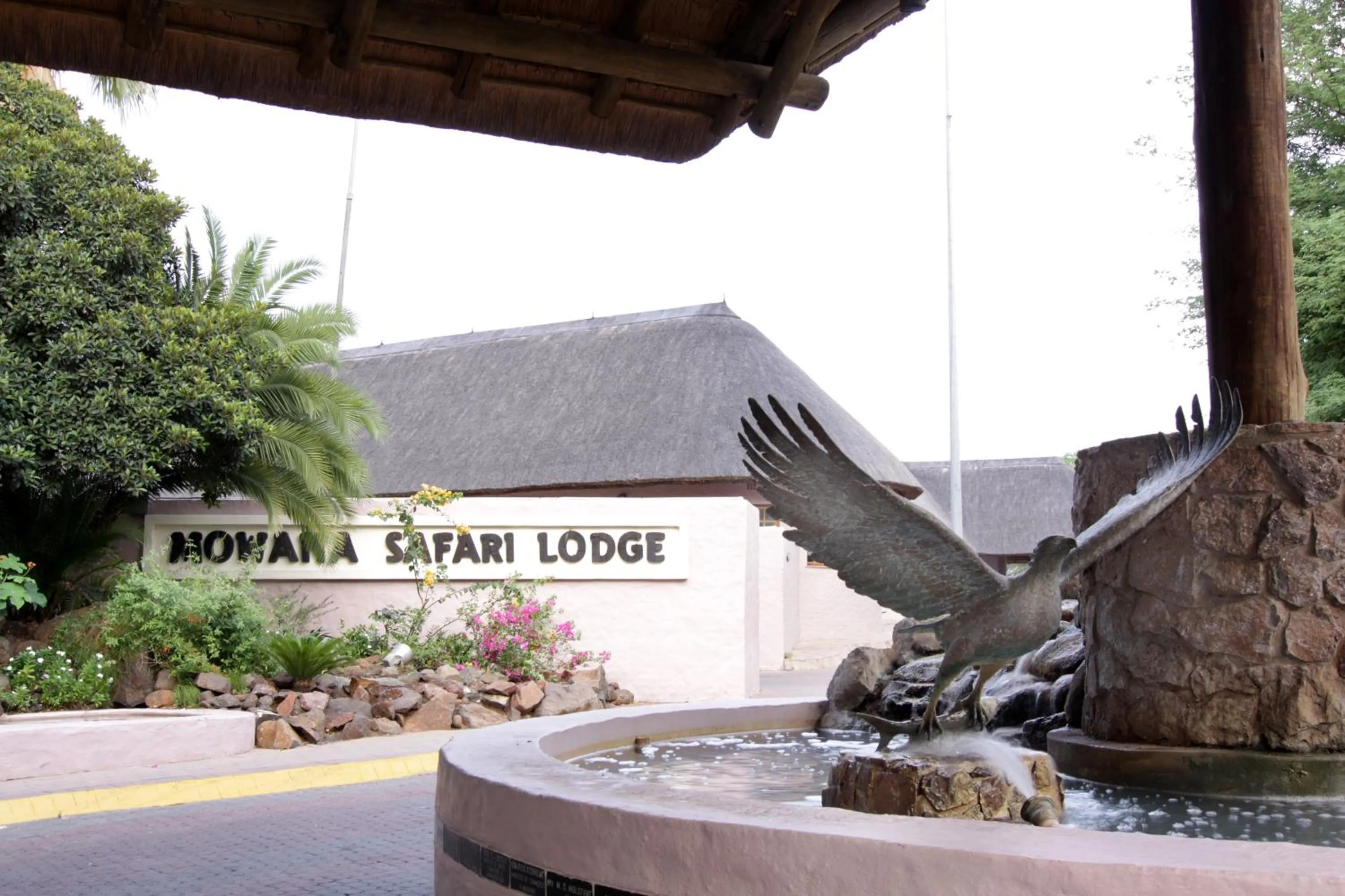 Facade/entrance in Cresta Mowana Safari Resort & Spa