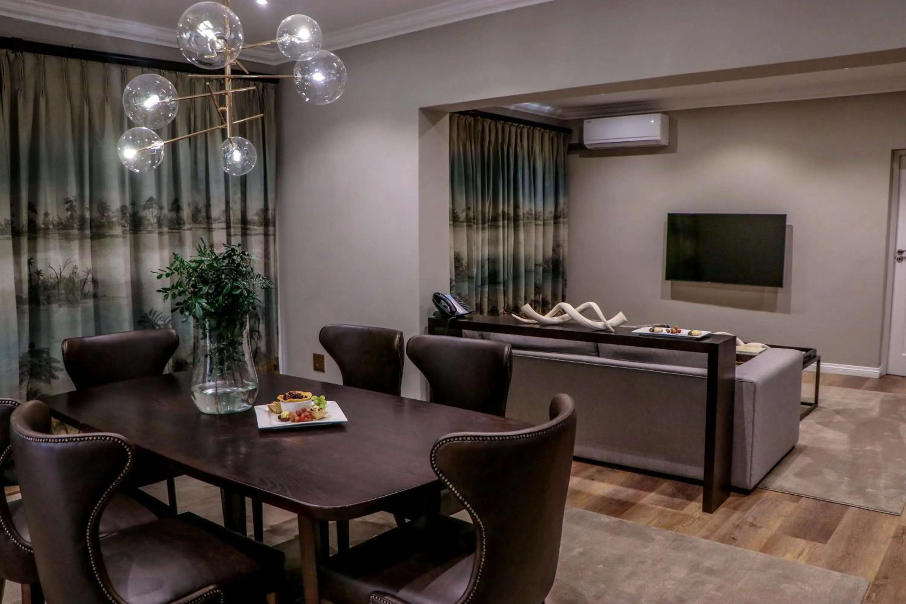 TV and multimedia in Cresta Mowana Safari Resort & Spa