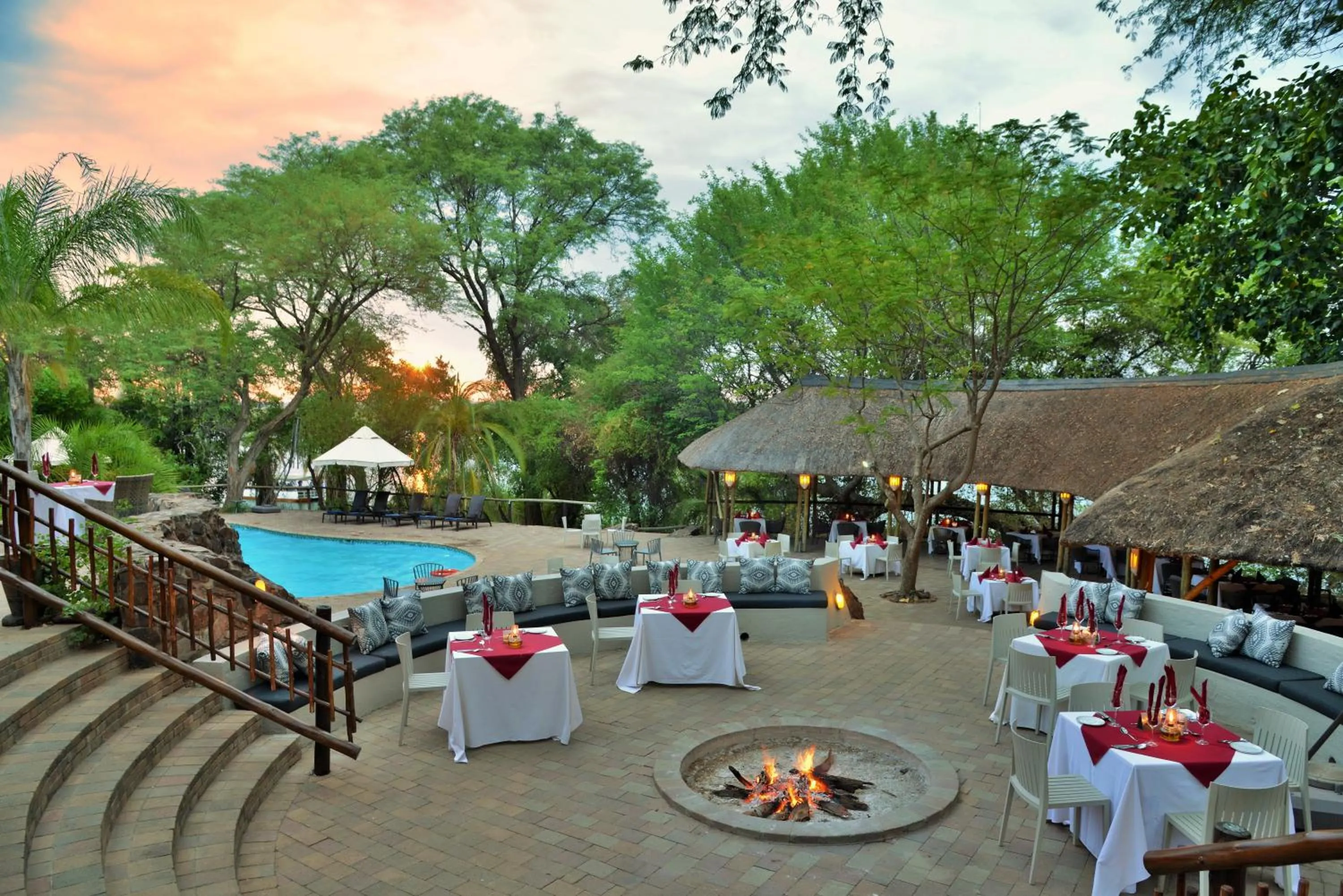Restaurant/places to eat in Cresta Mowana Safari Resort & Spa