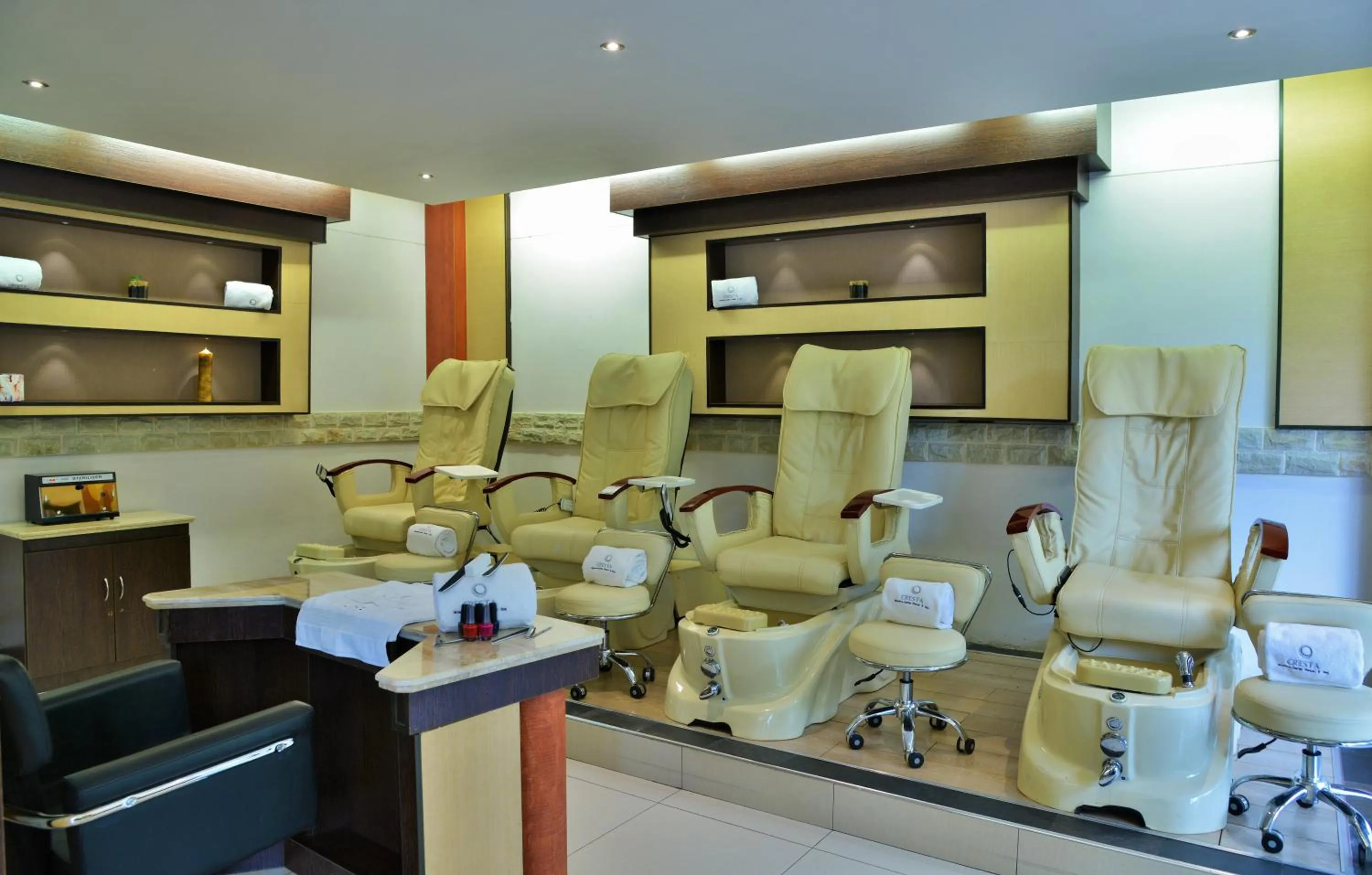 Massage in Cresta Mowana Safari Resort & Spa