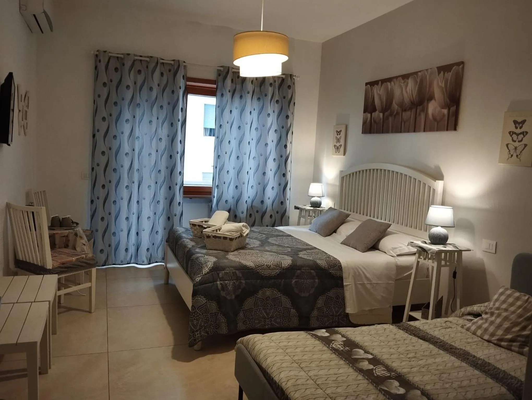 Economy Triple Room with Shared Bathroom - single occupancy in Coffee And The City