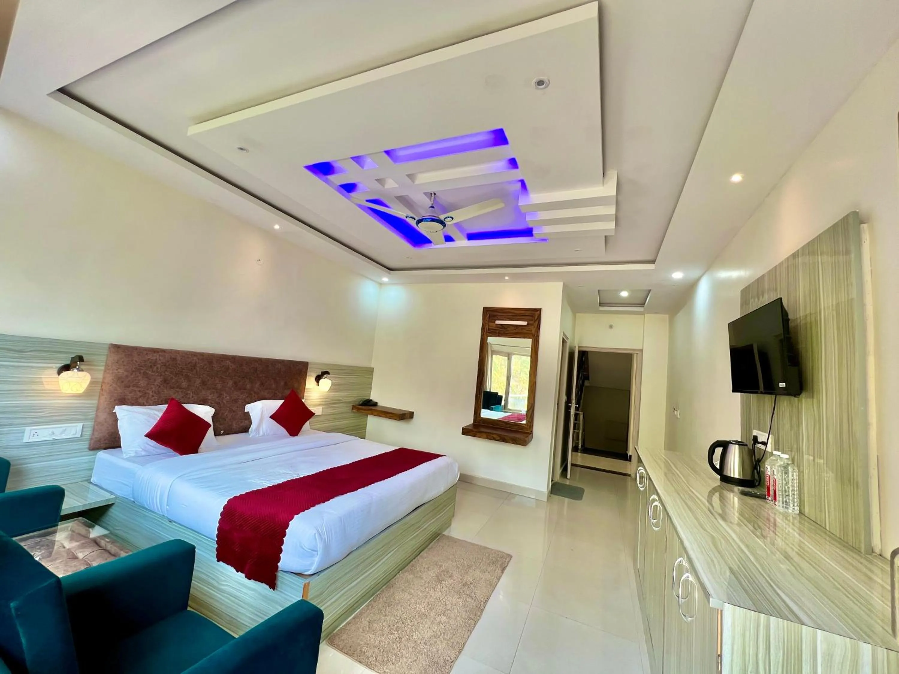 Bed in The White Rain Hotel