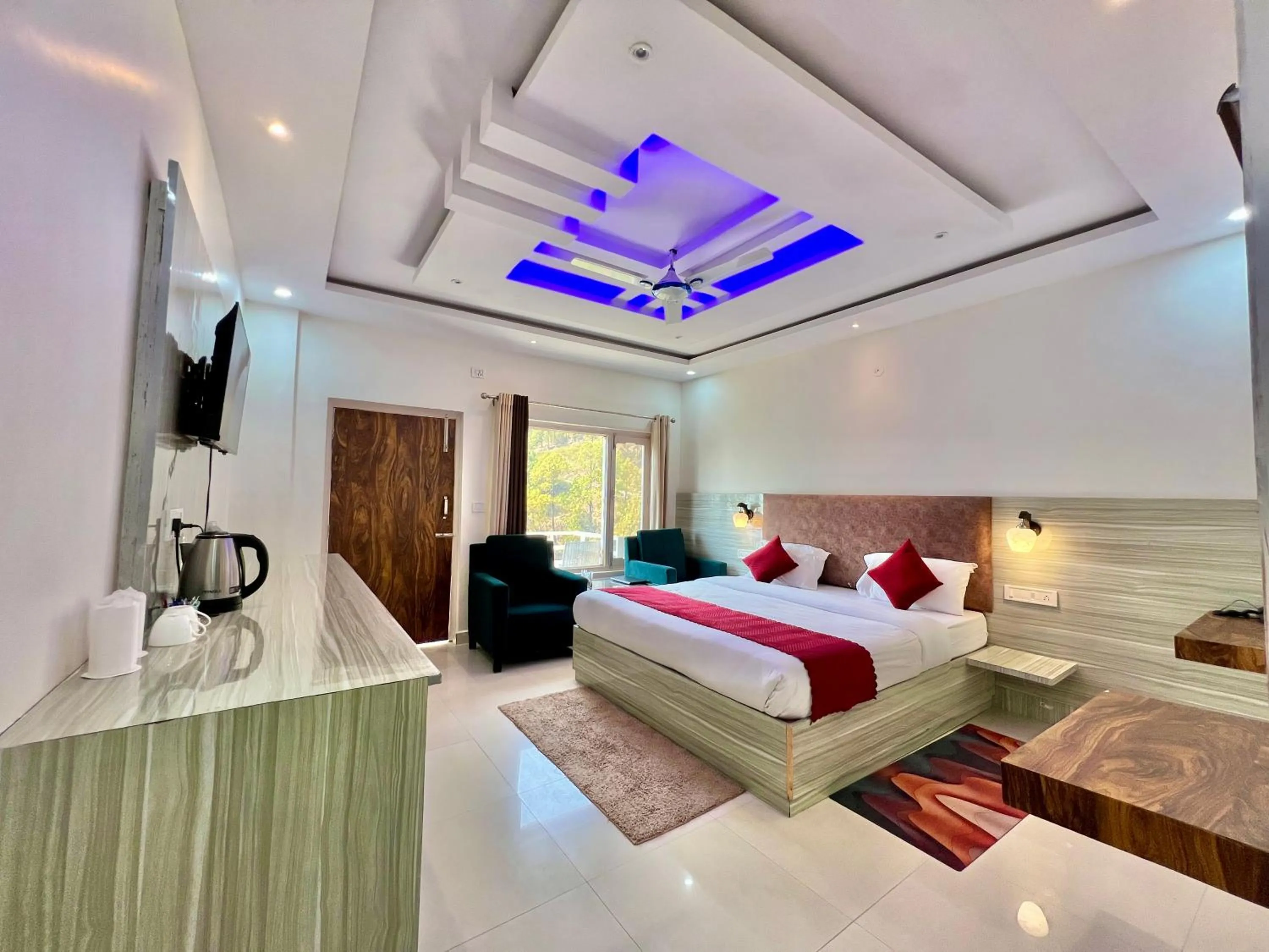 Bedroom, Bed in The White Rain Hotel