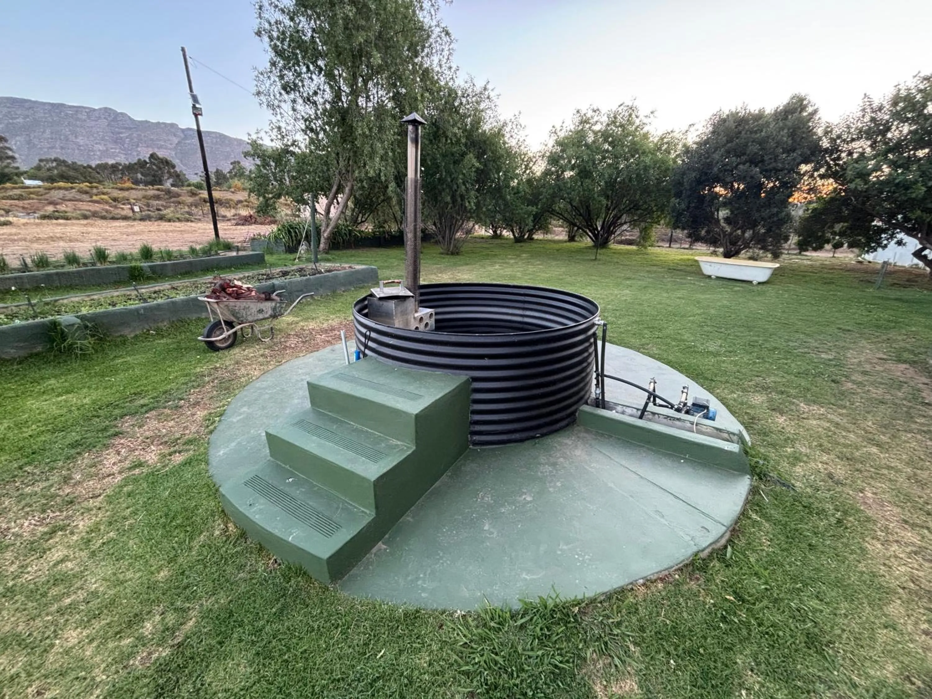 Swimming pool in Blue Cow Barn - Boutique Farm