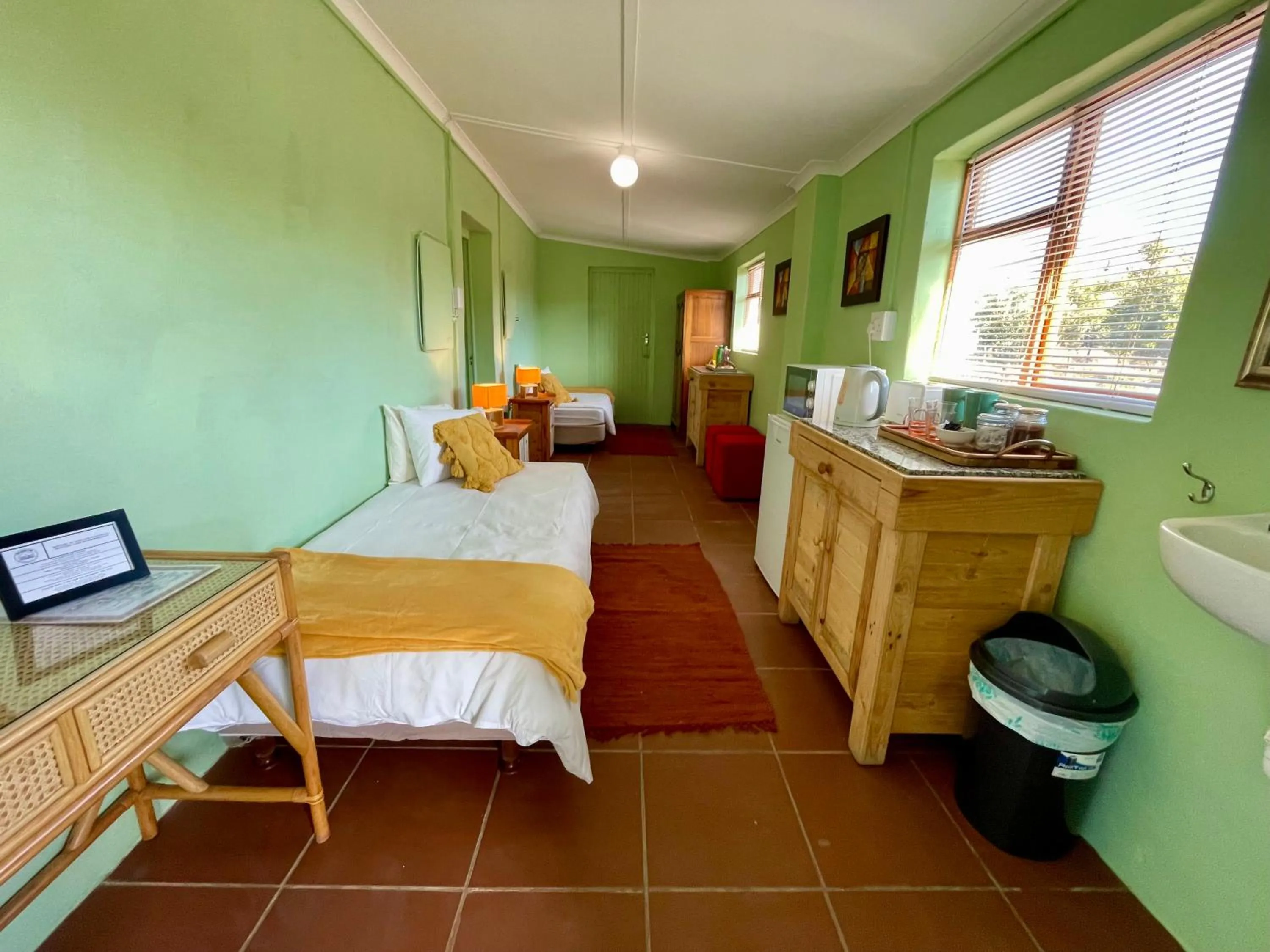 Photo of the whole room, Bed in Blue Cow Barn - Boutique Farm