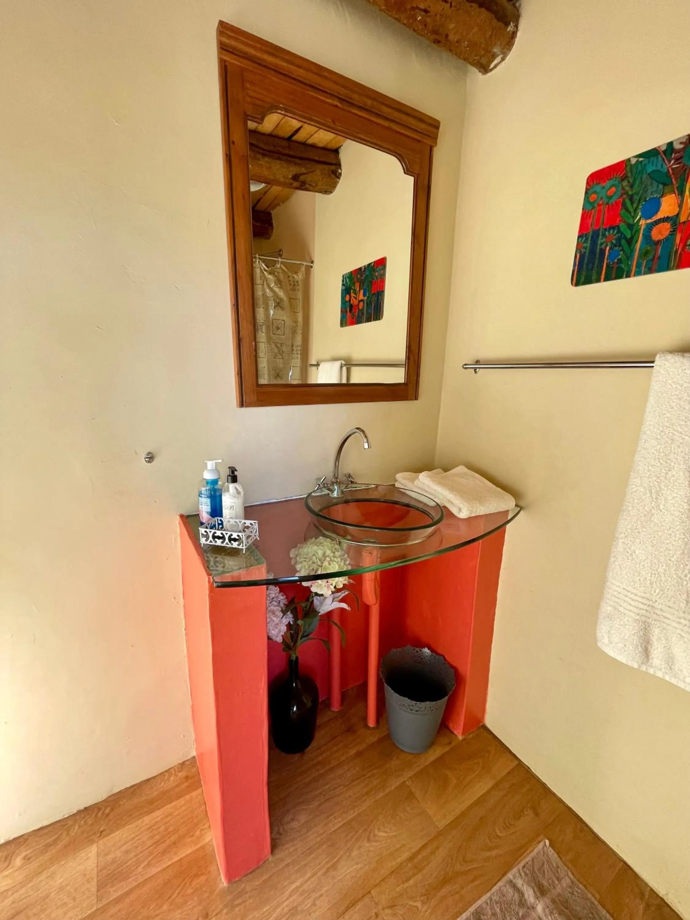 Bathroom in Blue Cow Barn - Boutique Farm