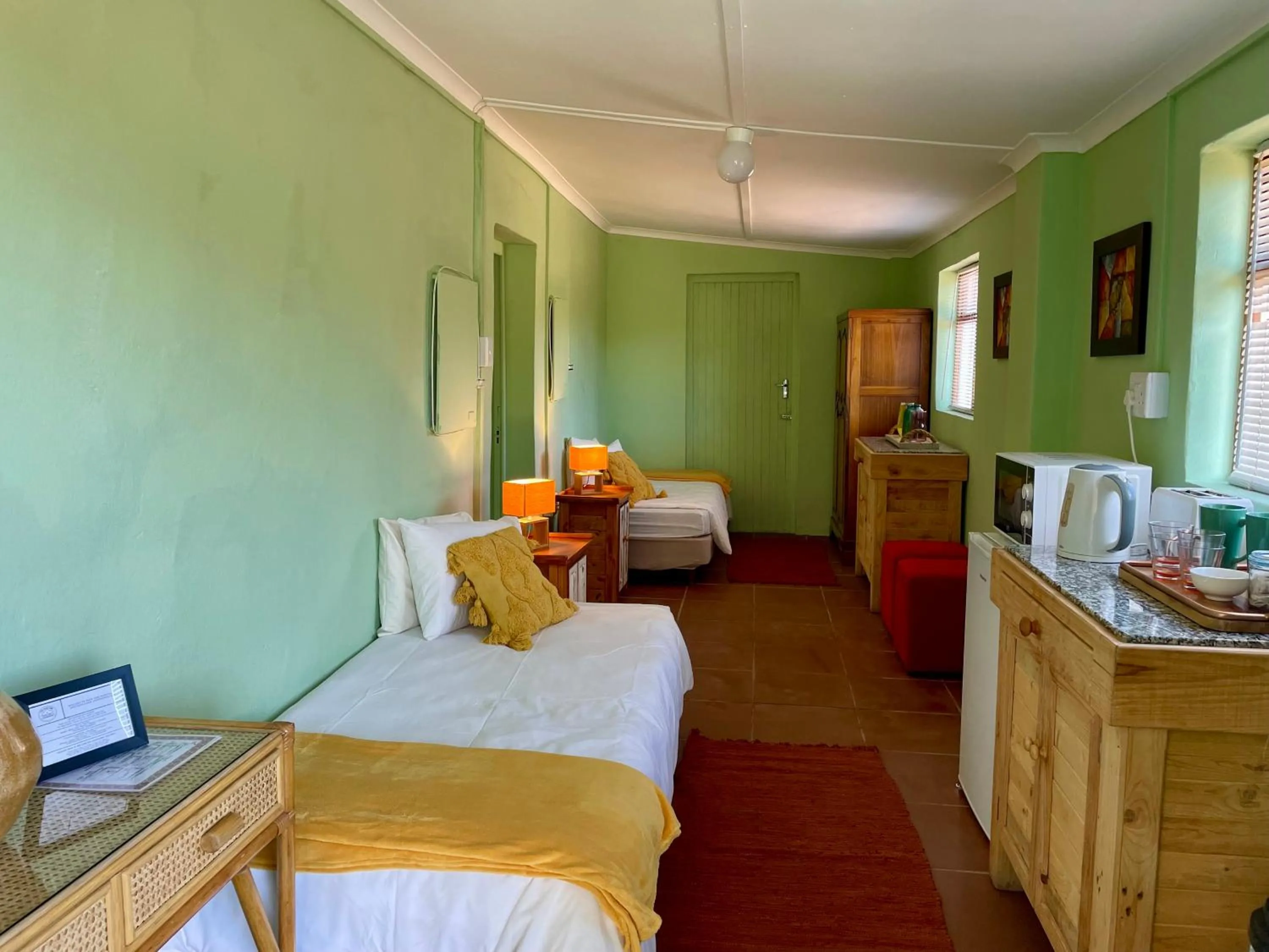 Photo of the whole room, Bed in Blue Cow Barn - Boutique Farm